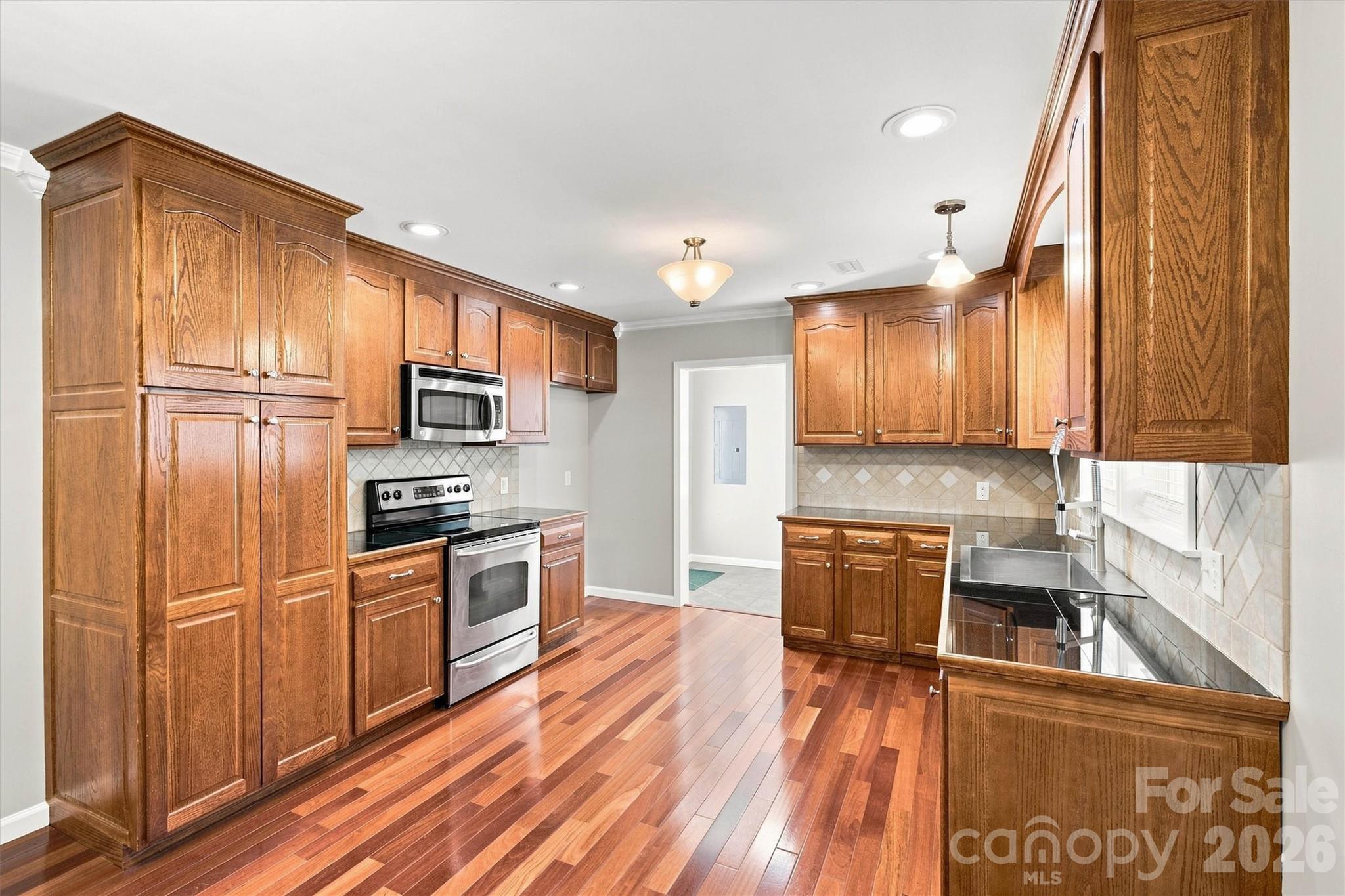 4617 Old Plank Road — Iron Station