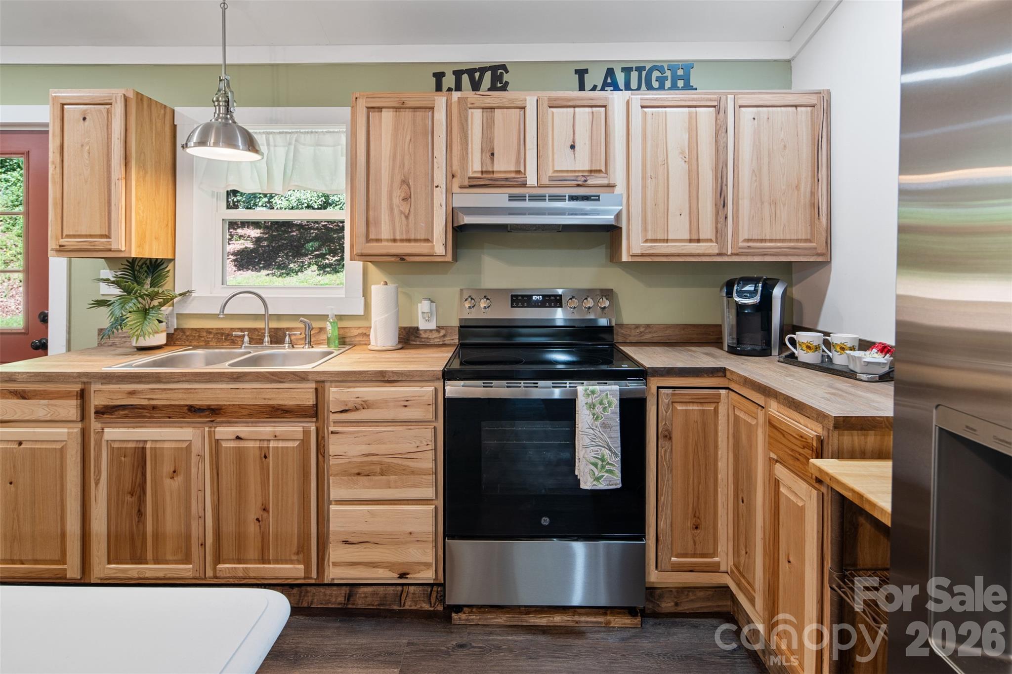 190 Hummingbird Lane — Fleetwood