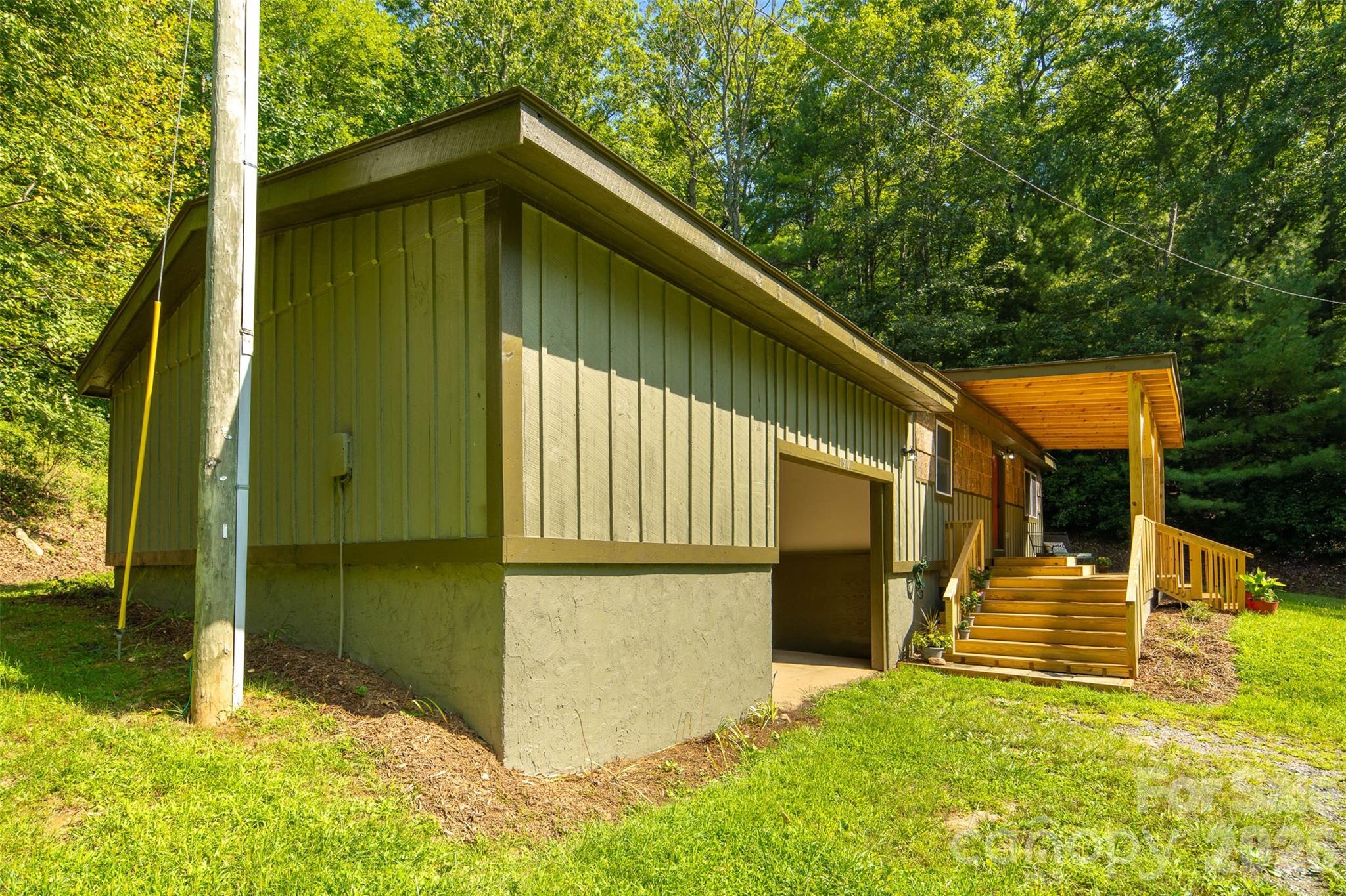 190 Hummingbird Lane — Fleetwood