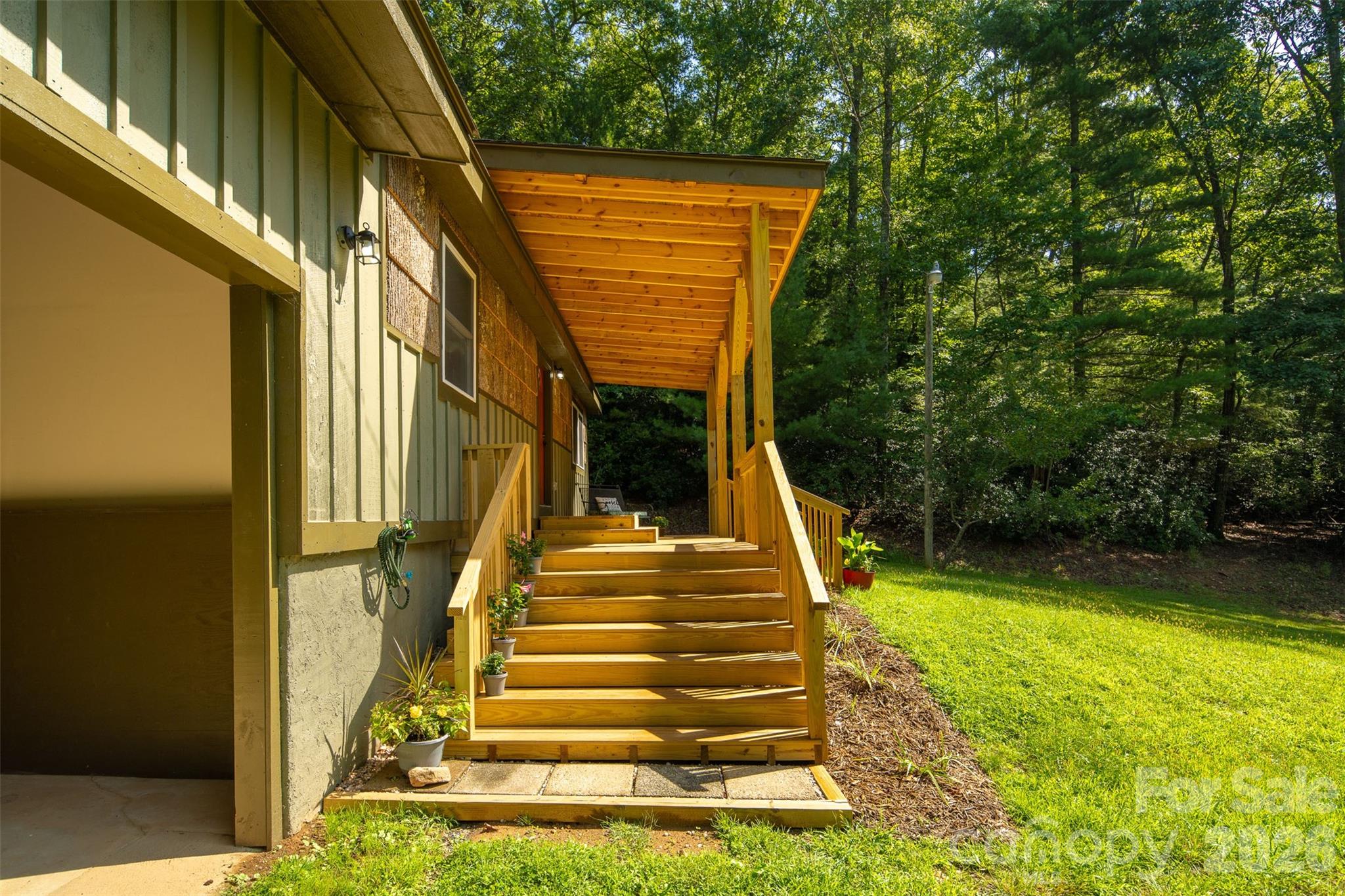190 Hummingbird Lane — Fleetwood