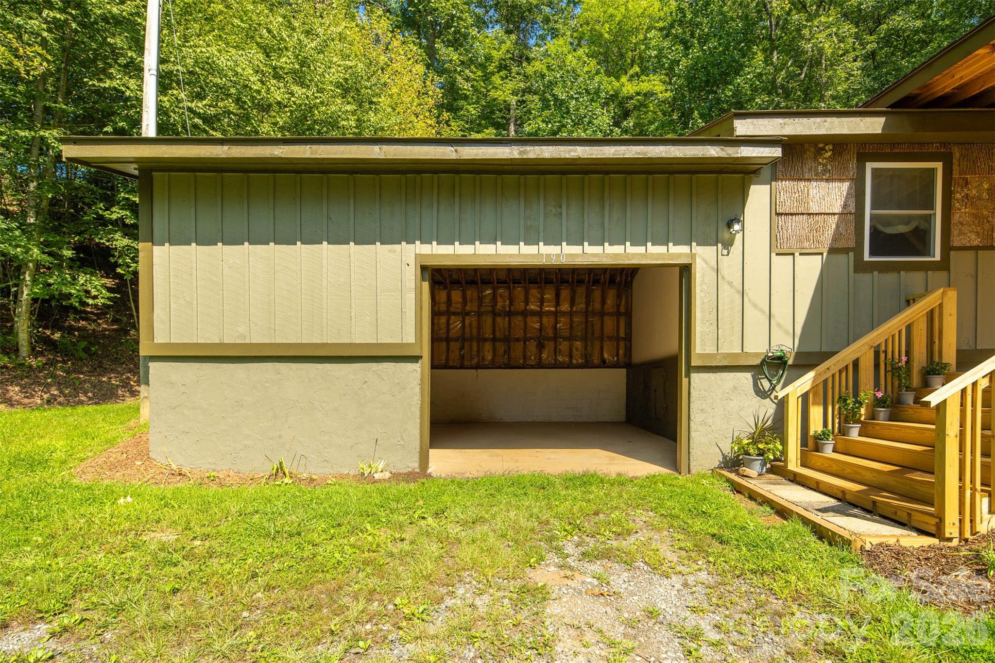 190 Hummingbird Lane — Fleetwood