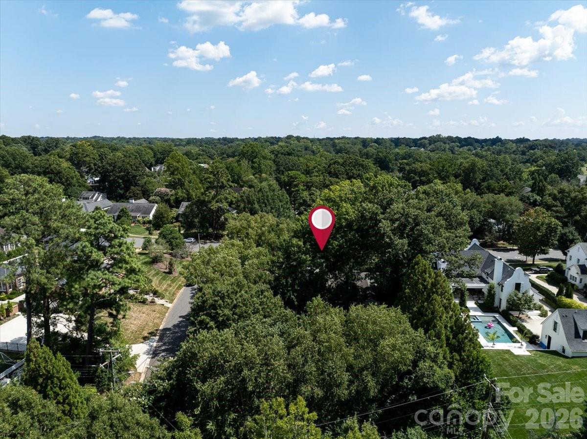 2200 Queens Road E — Charlotte