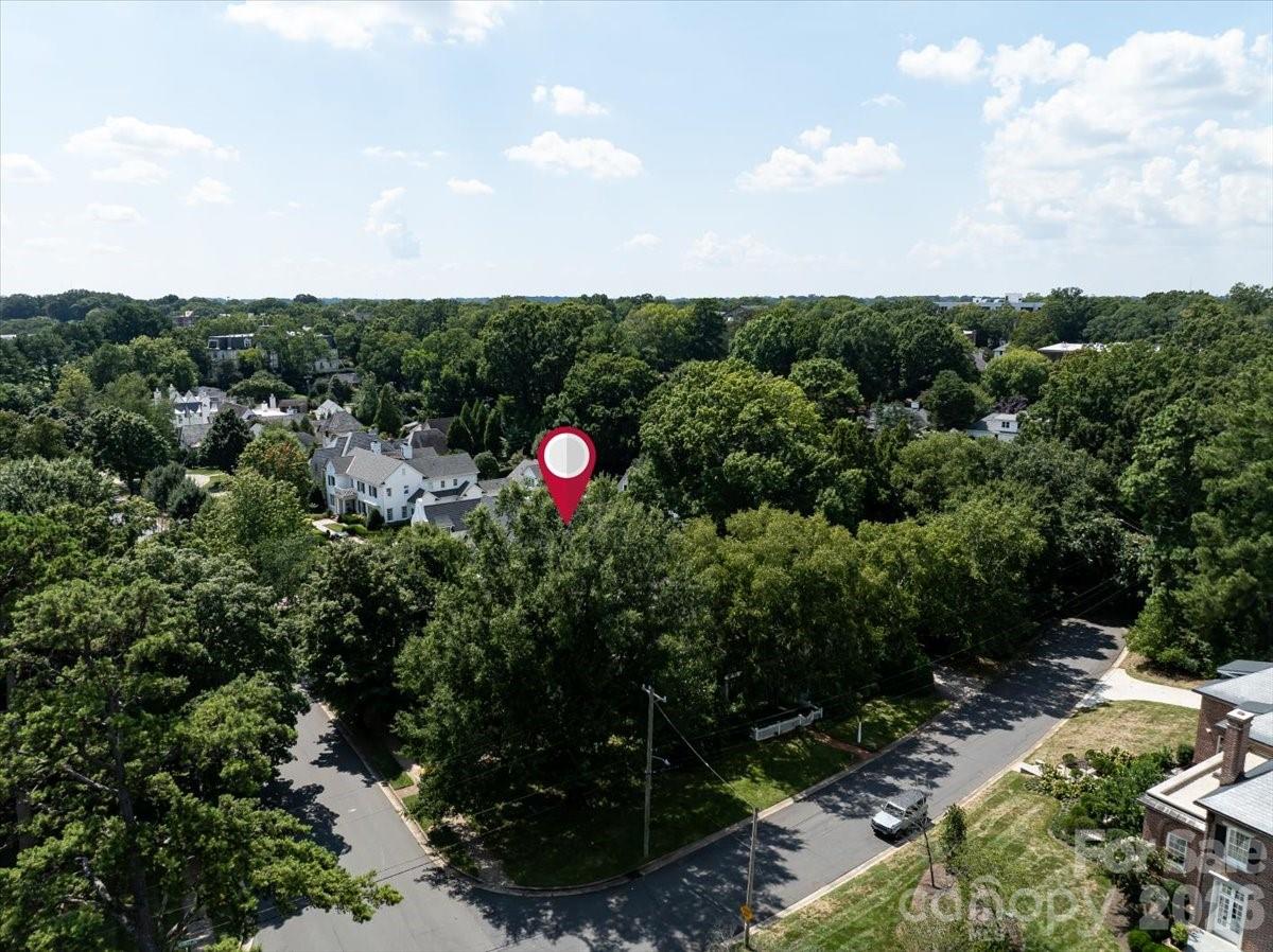 2200 Queens Road E — Charlotte
