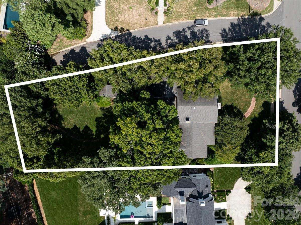 2200 Queens Road E — Charlotte