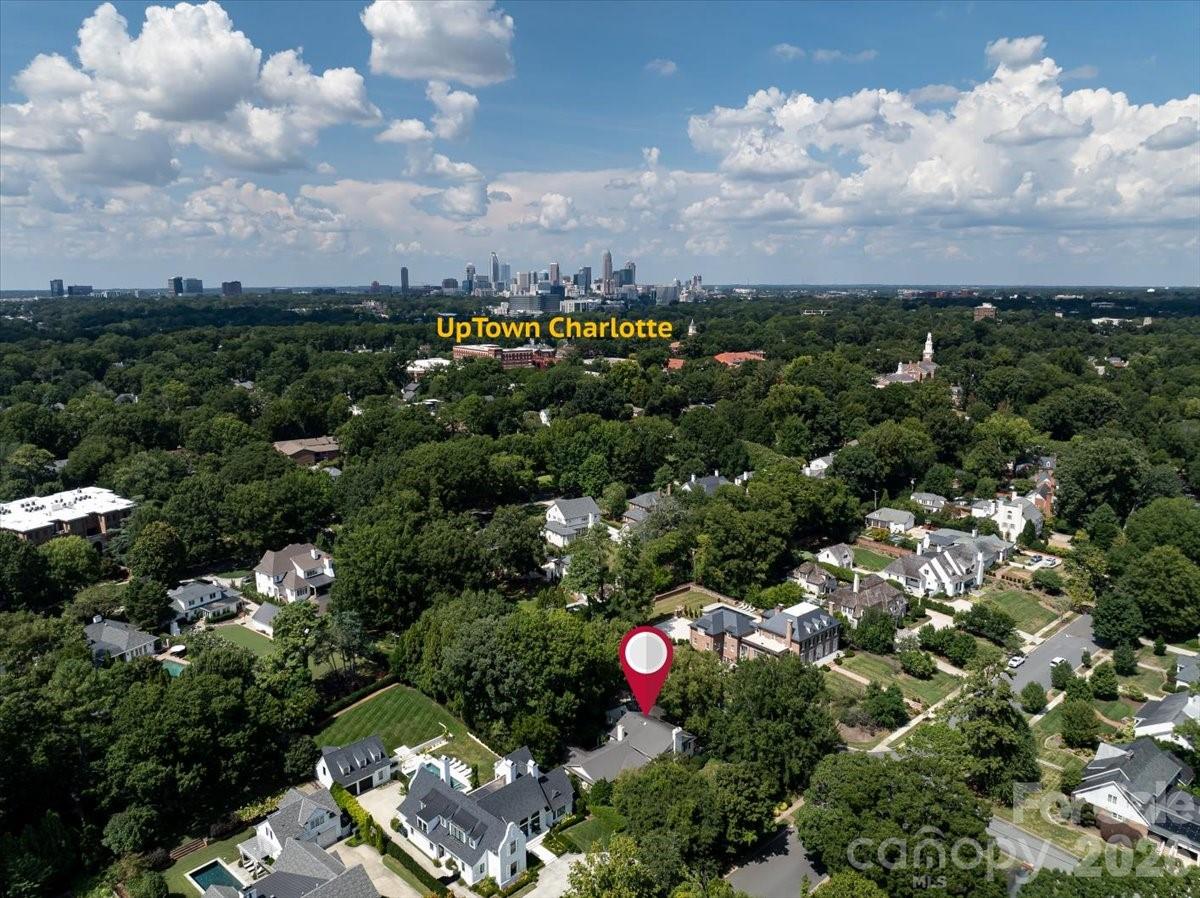 2200 Queens Road E — Charlotte