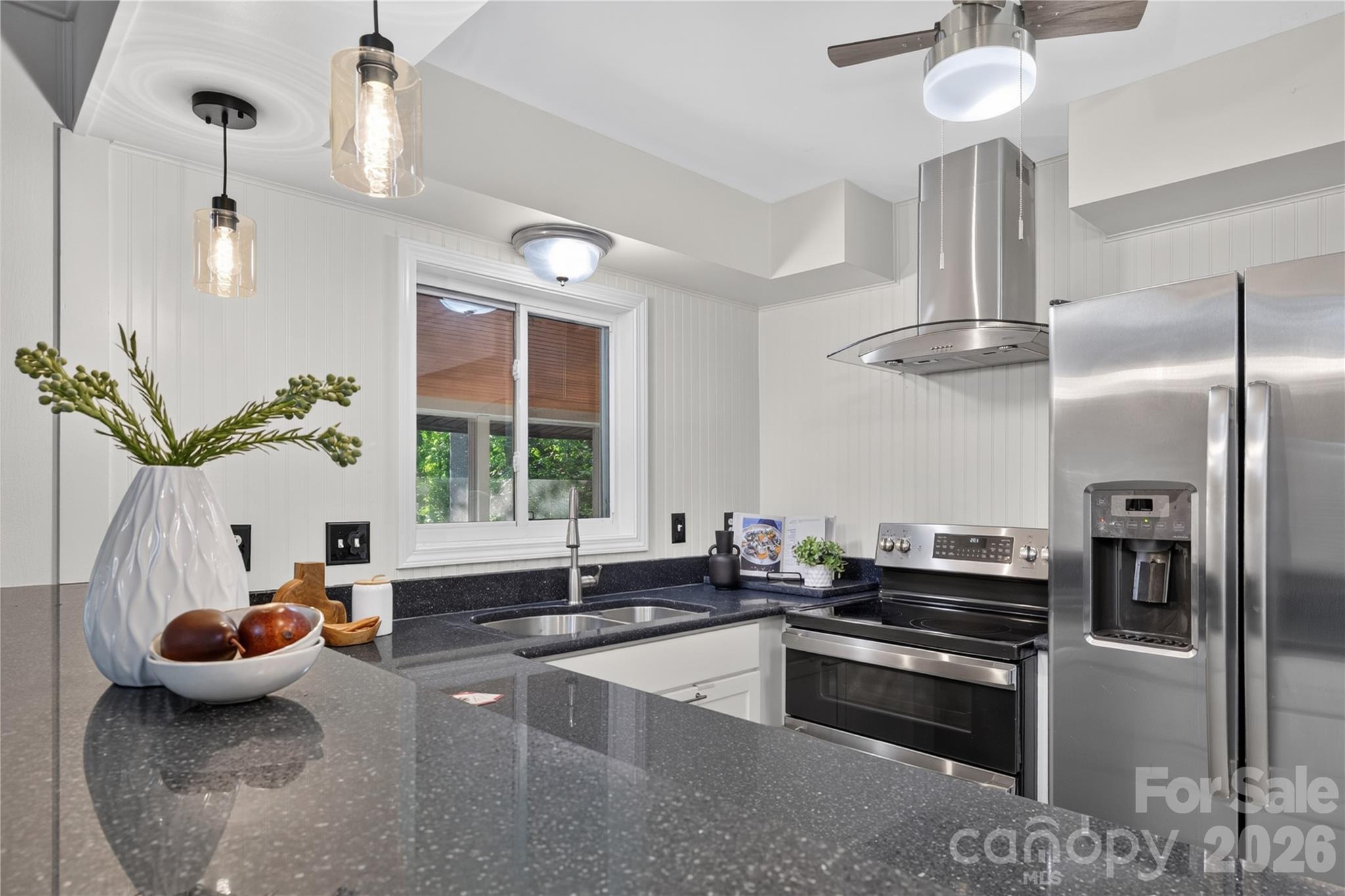 1068 Gauguin Lane — Tega Cay