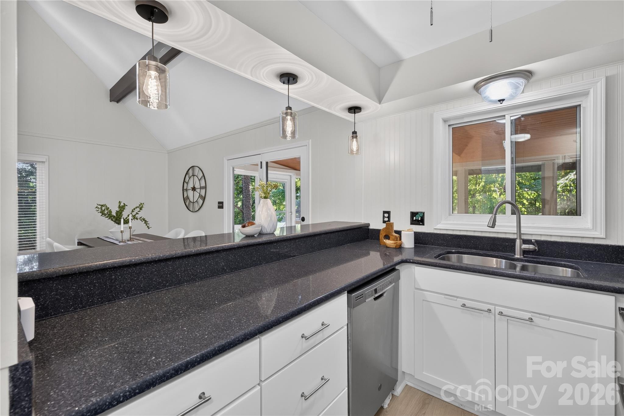 1068 Gauguin Lane — Tega Cay