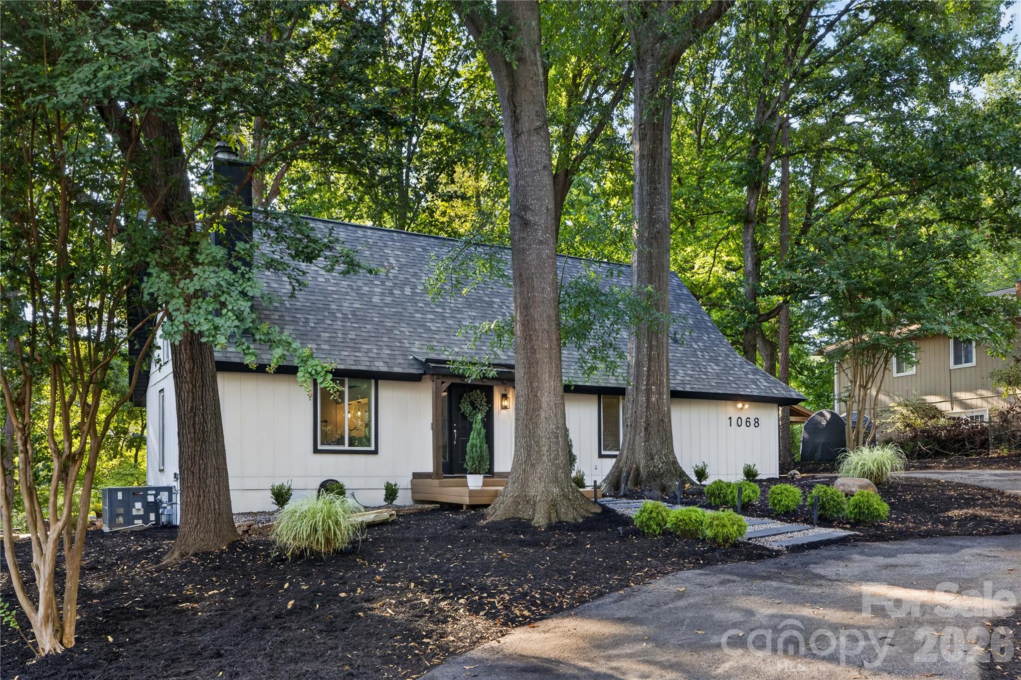 1068 Gauguin Lane — Tega Cay
