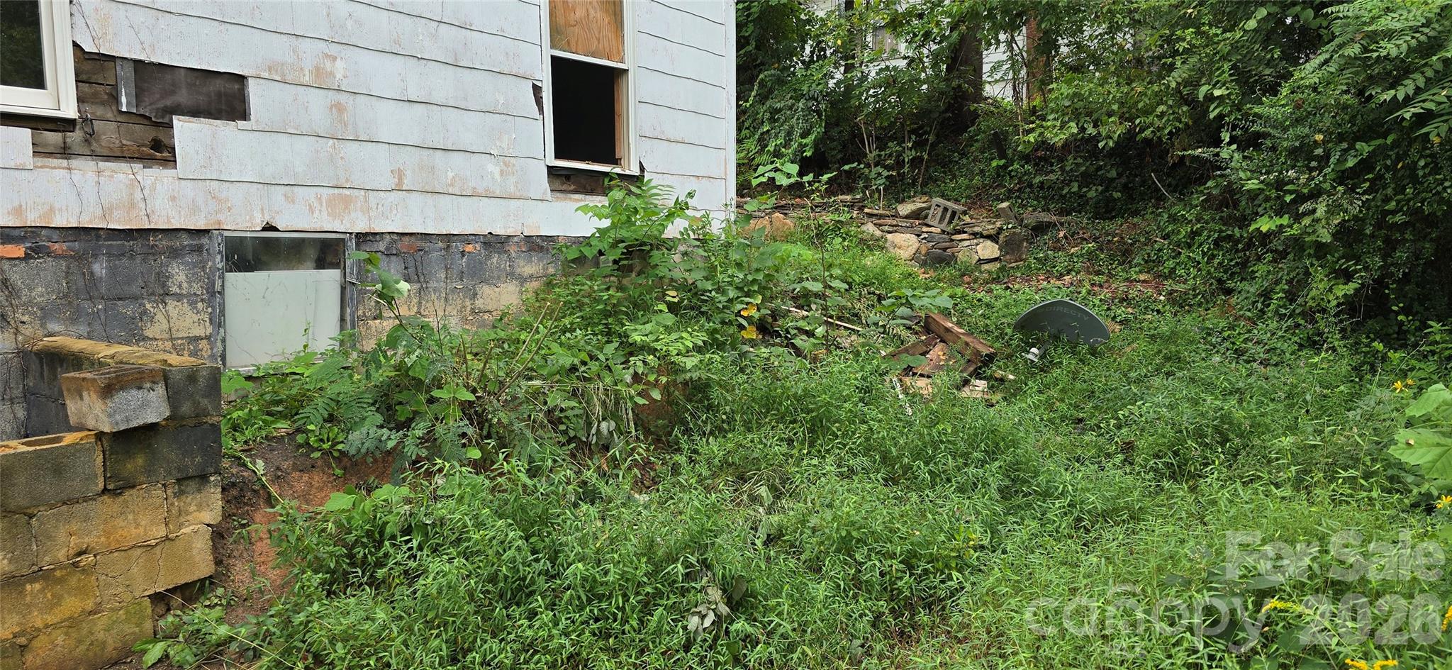 502 Healan Place NW — Lenoir