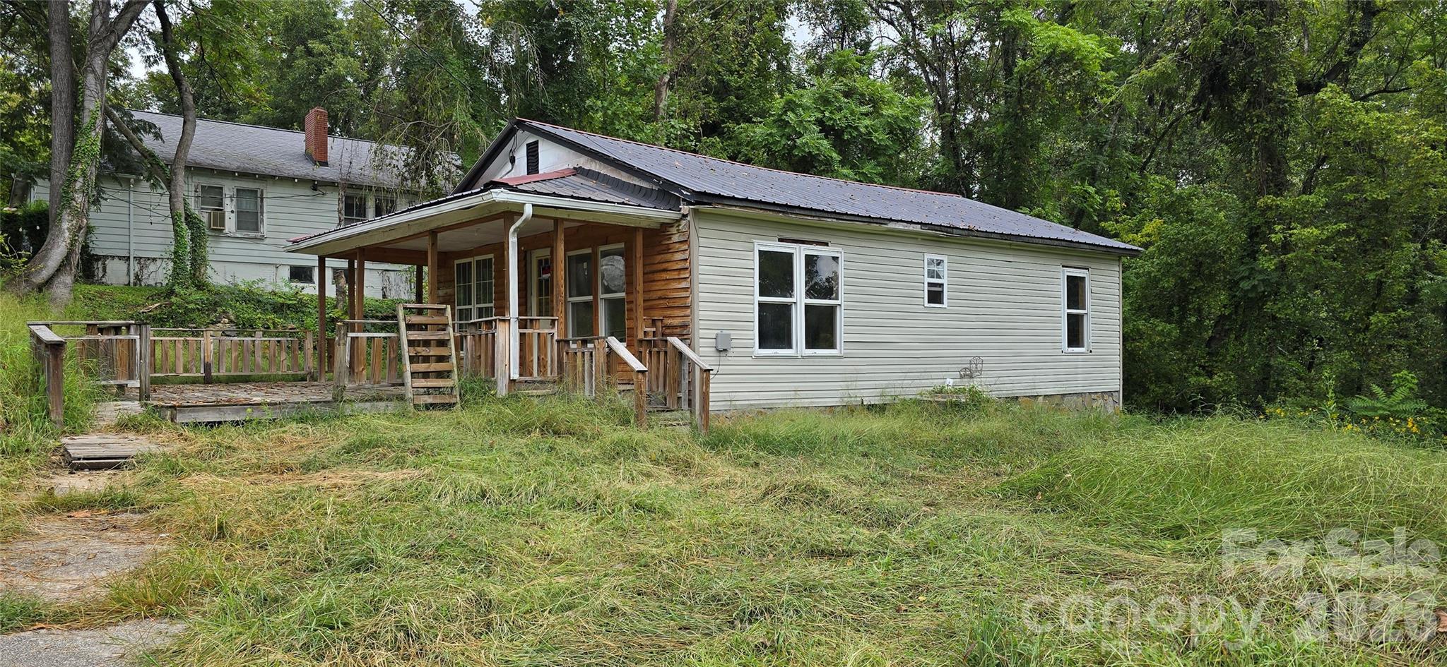 502 Healan Place NW — Lenoir
