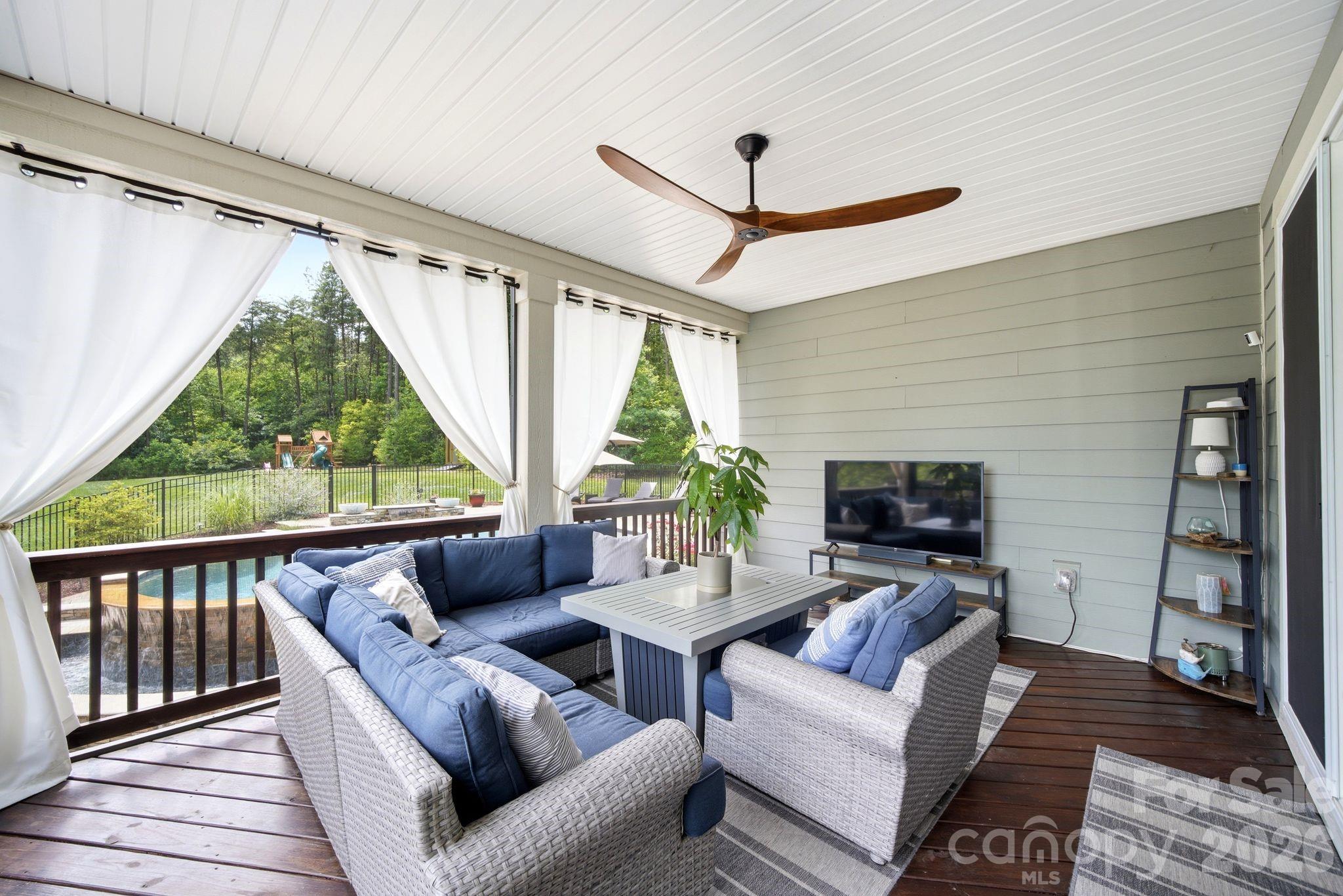 4219 Island Fox Lane — Denver