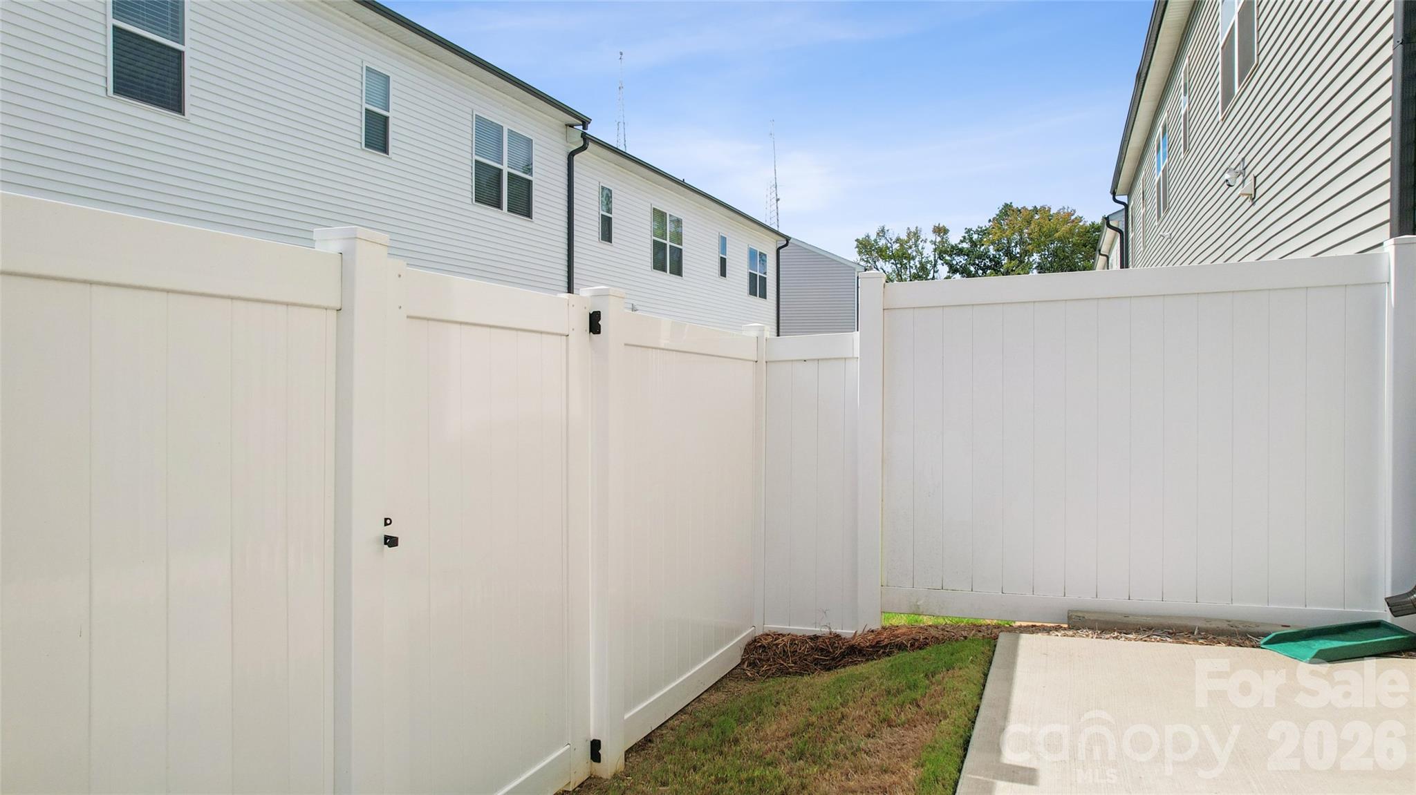 3132 Hutton Gardens Lane — Charlotte