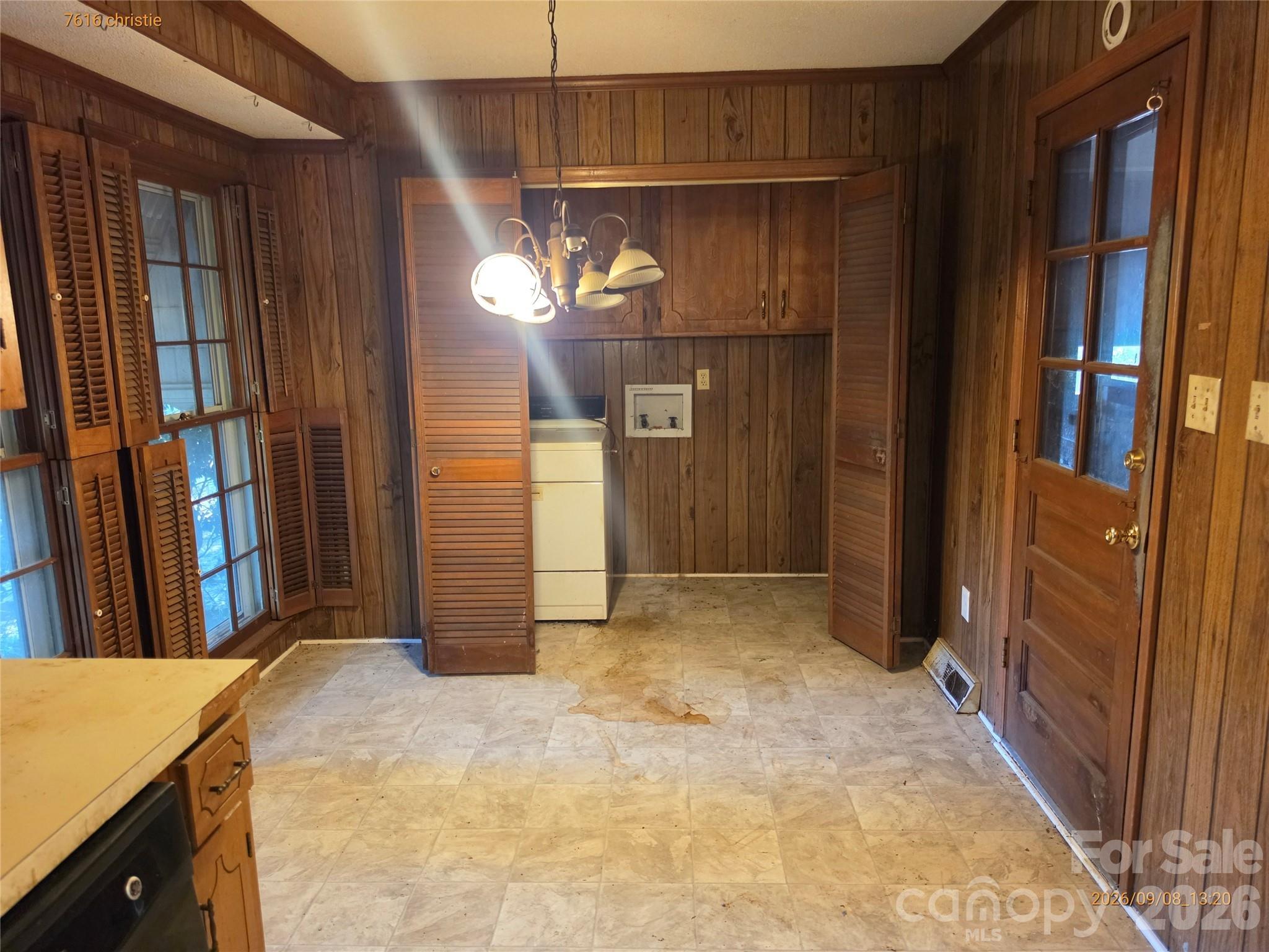 7616 Christie Lane — Charlotte