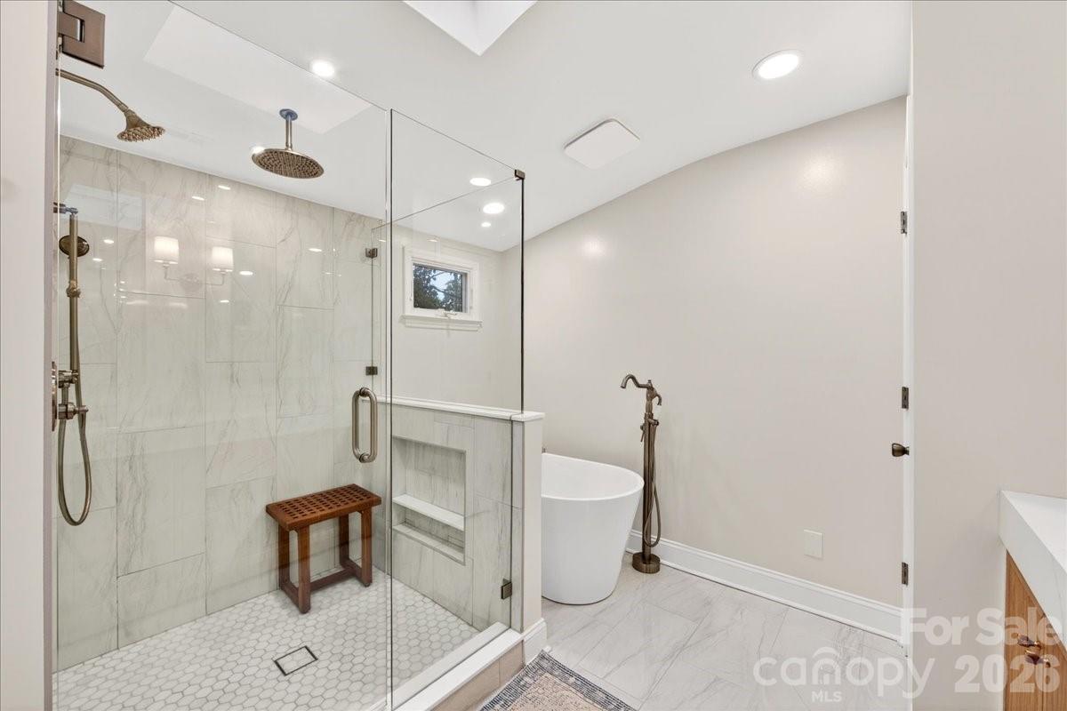 2121 Charlotte Drive — Charlotte