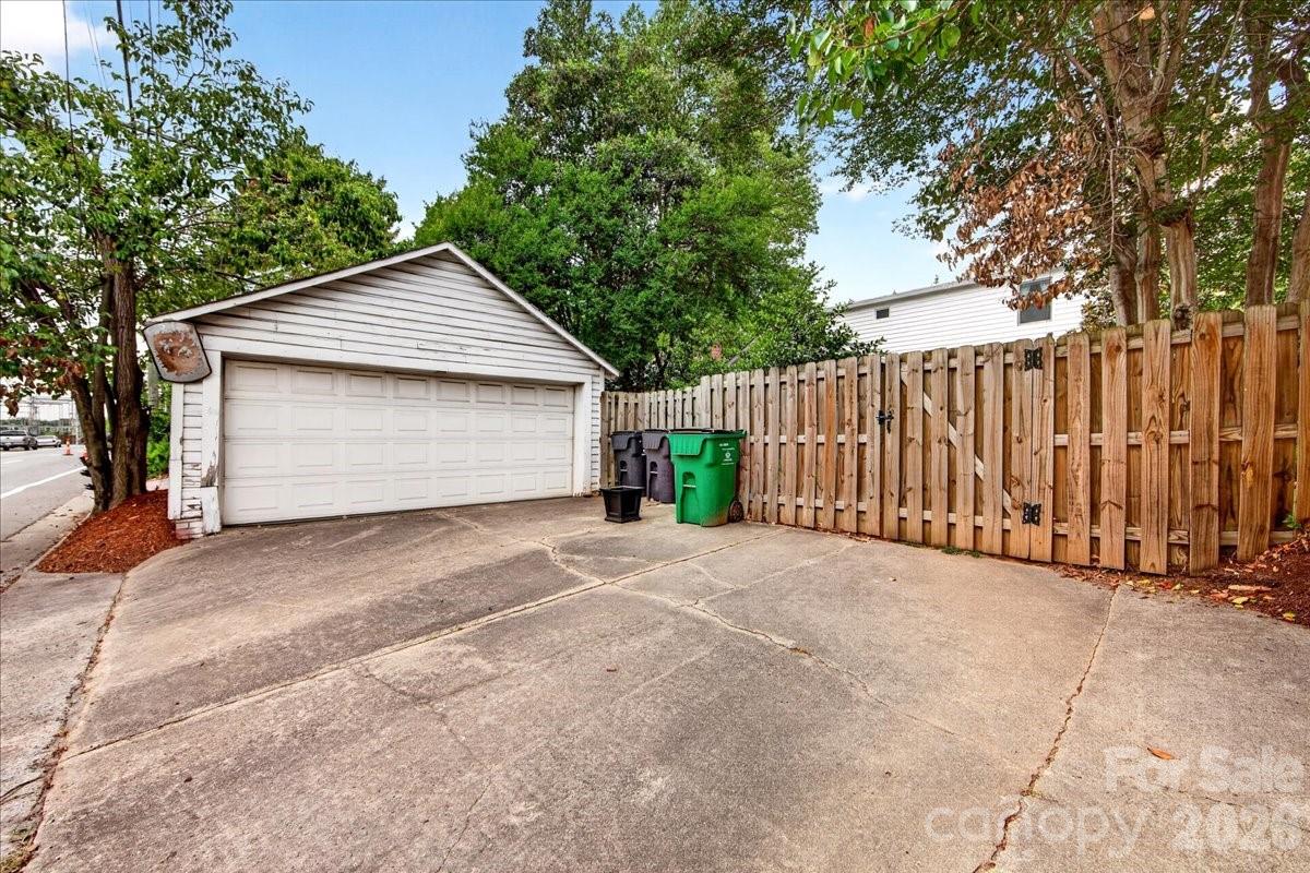 2121 Charlotte Drive — Charlotte