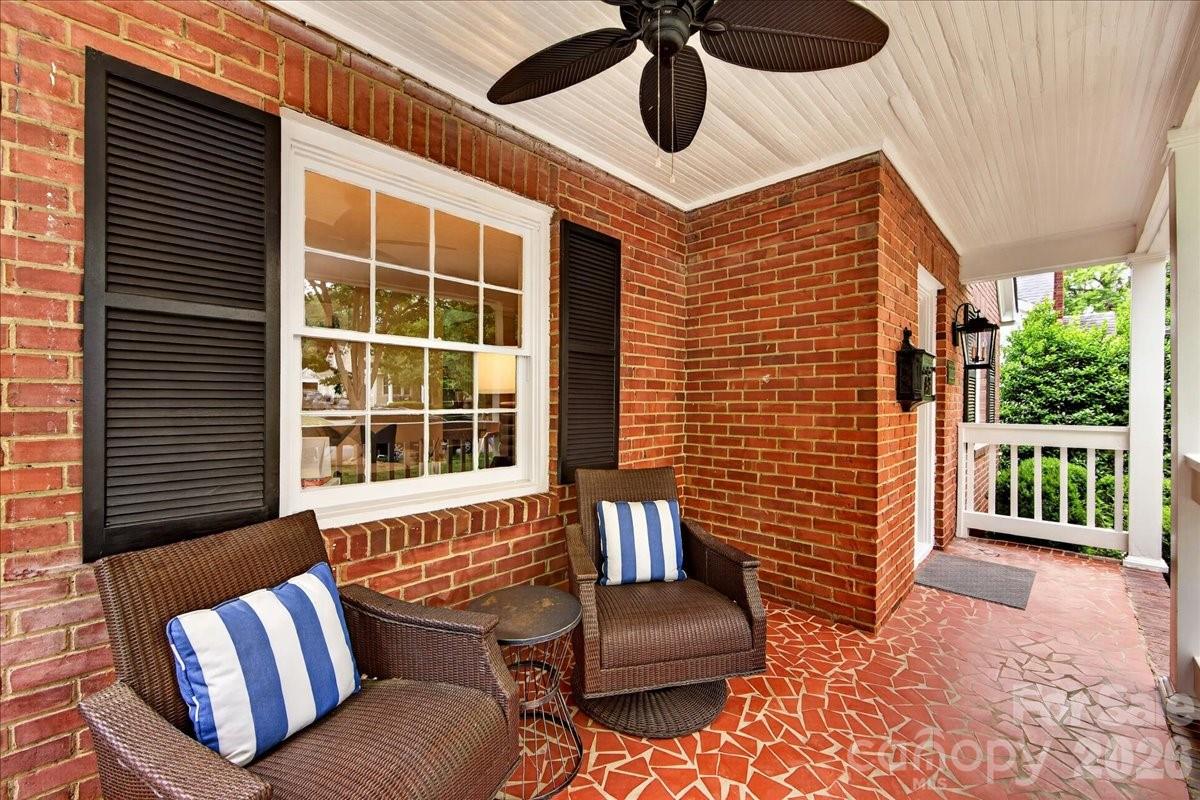 2121 Charlotte Drive — Charlotte