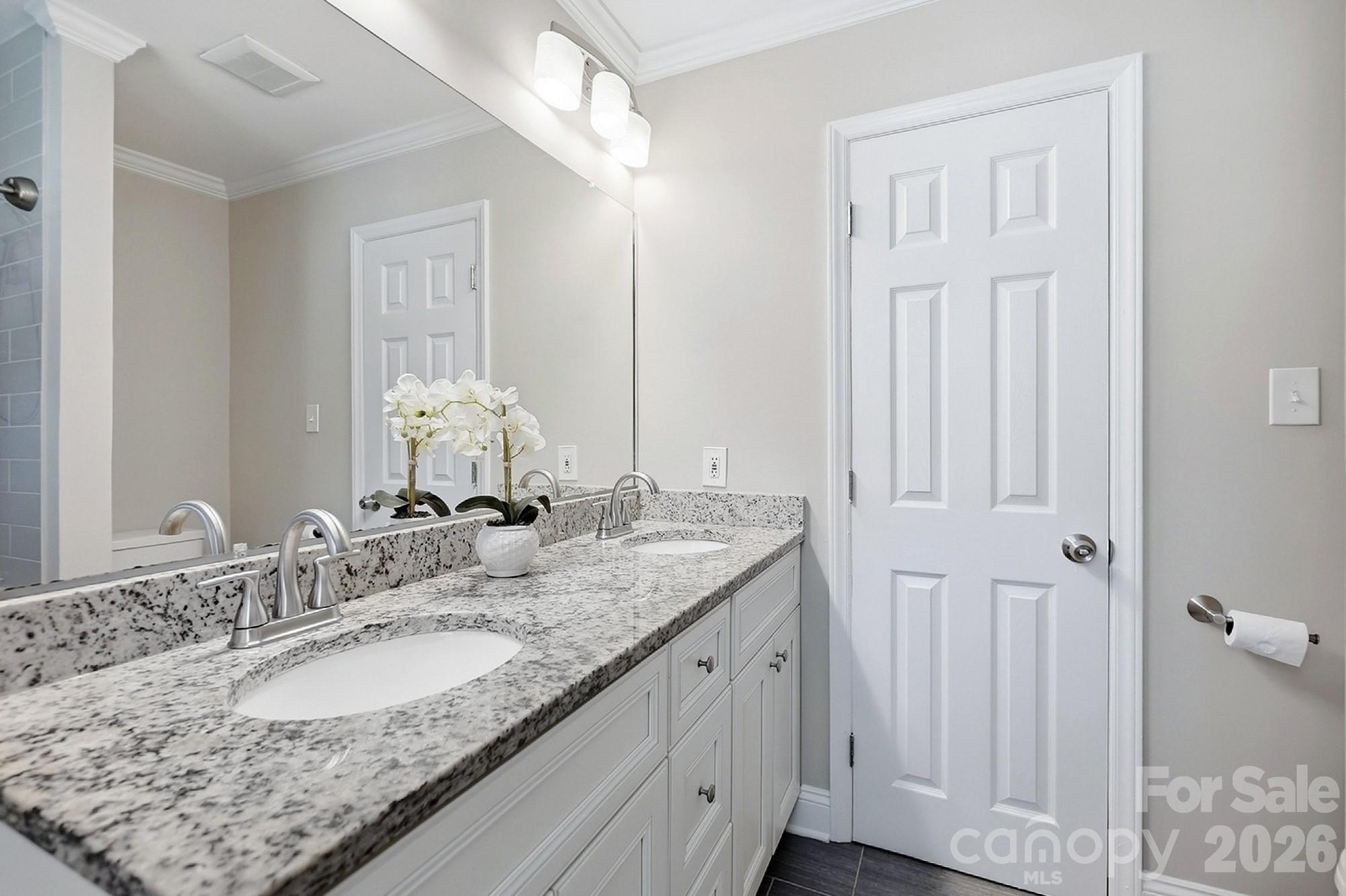 4400 Strangford Avenue — Charlotte