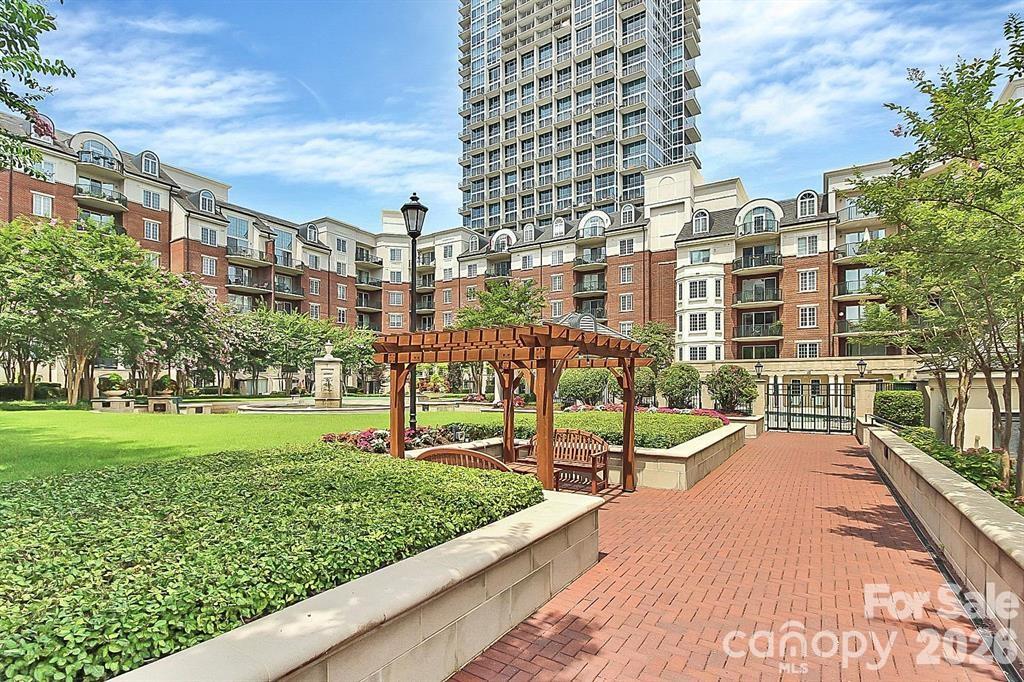 300 W 5th Street — Charlotte