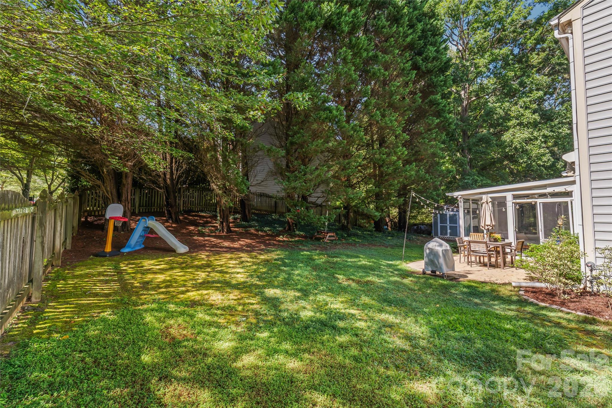 7606 Dinniston Drive — Huntersville