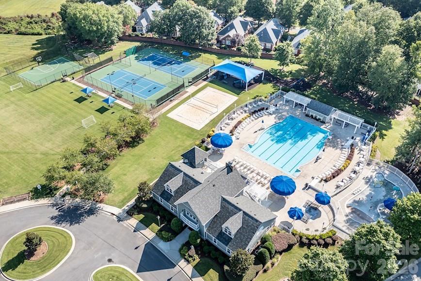 7606 Dinniston Drive — Huntersville