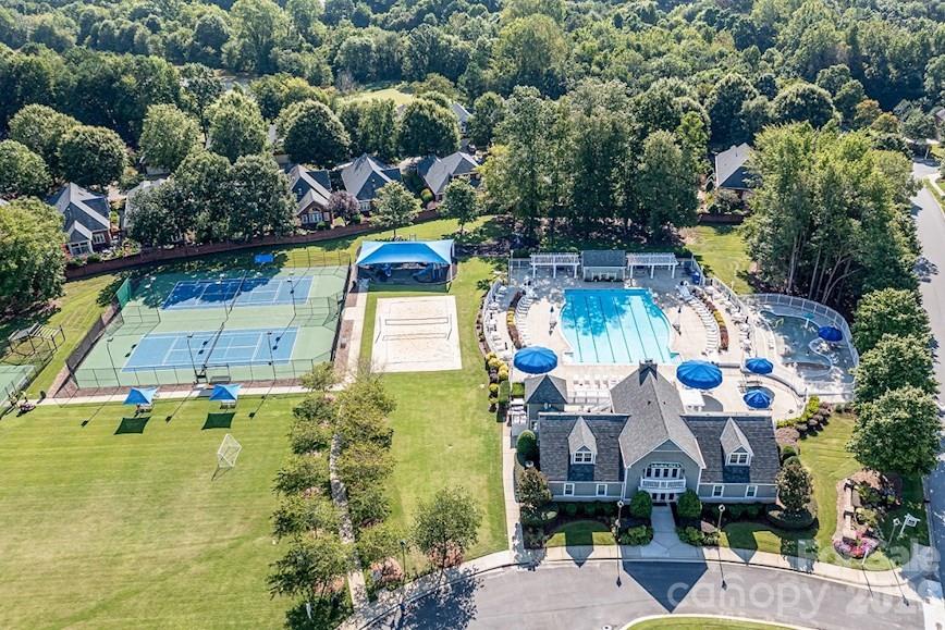 7606 Dinniston Drive — Huntersville