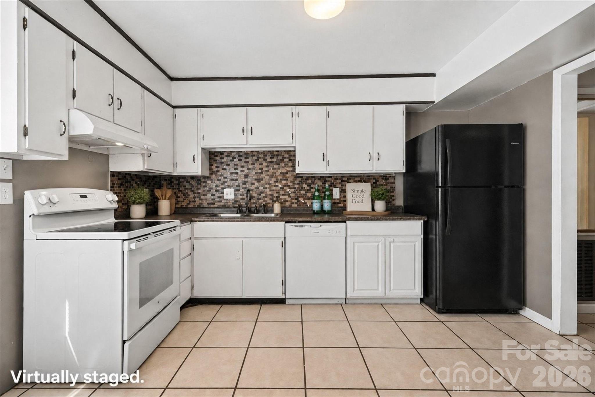 7964 Shady Oak Trail #212 — Charlotte