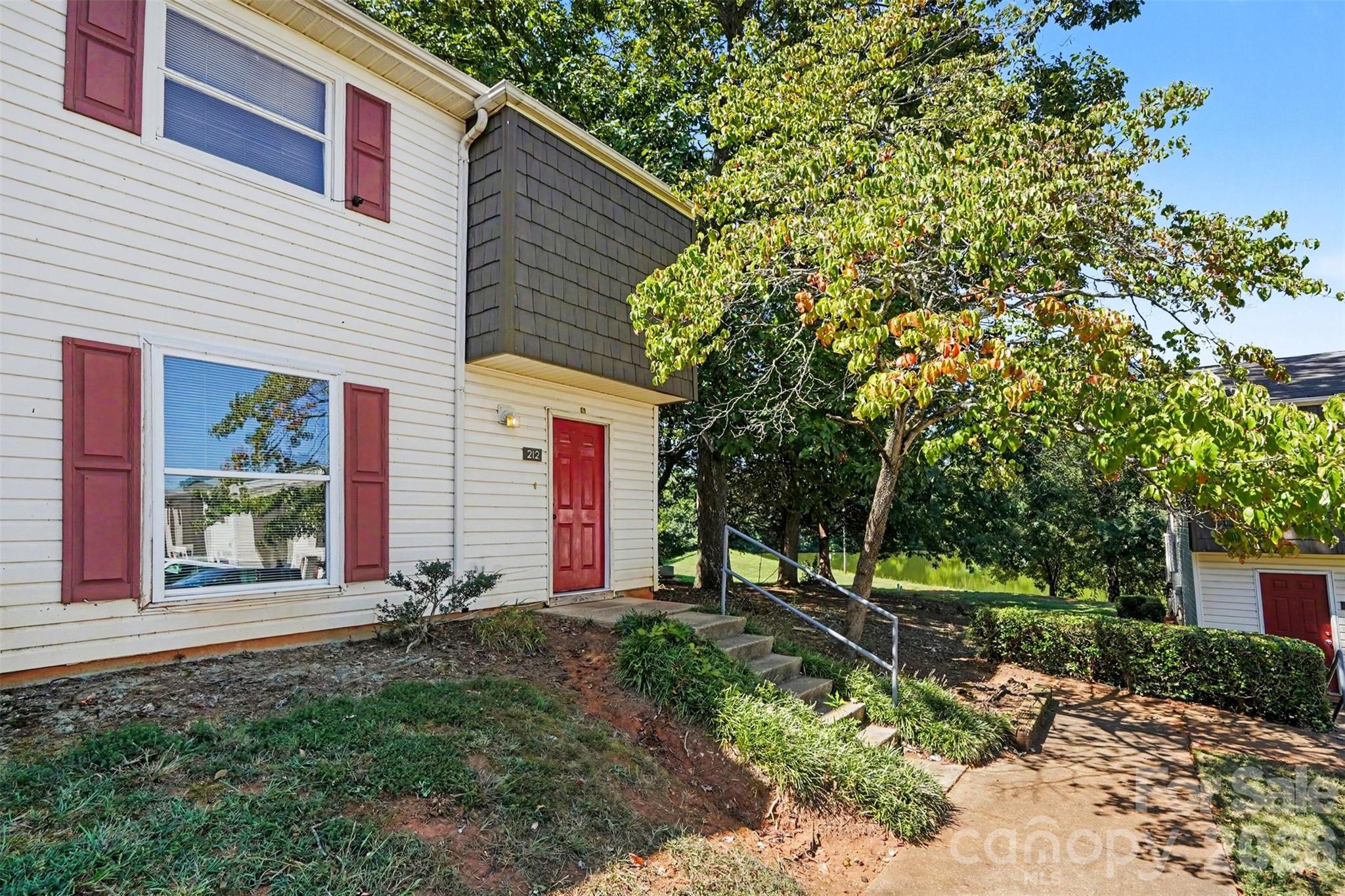 7964 Shady Oak Trail #212 — Charlotte