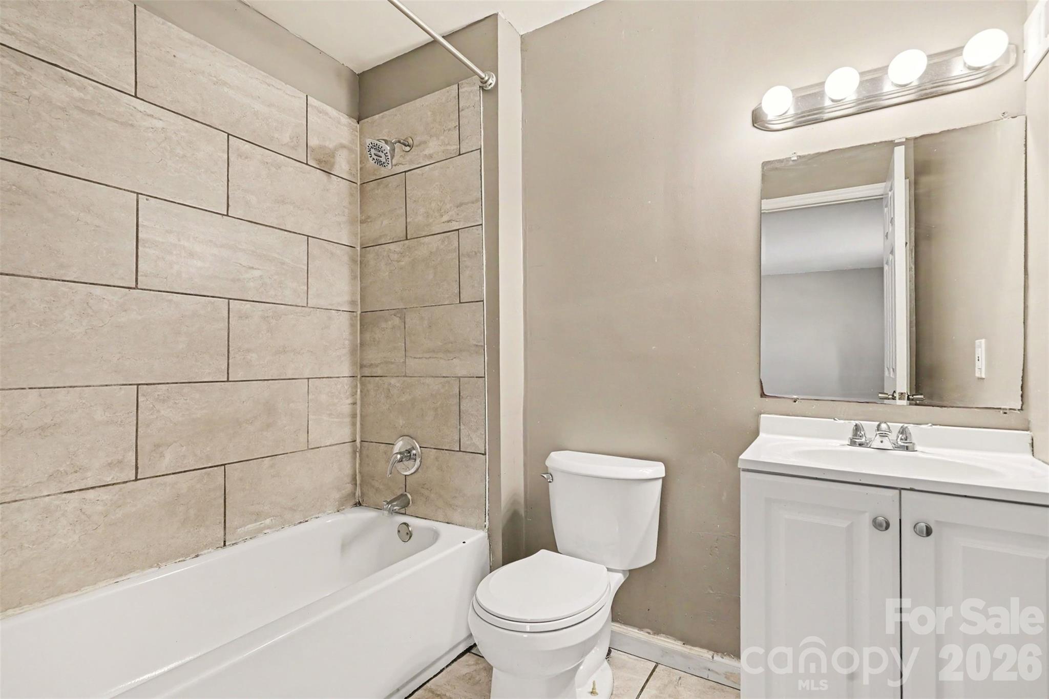 7964 Shady Oak Trail #212 — Charlotte