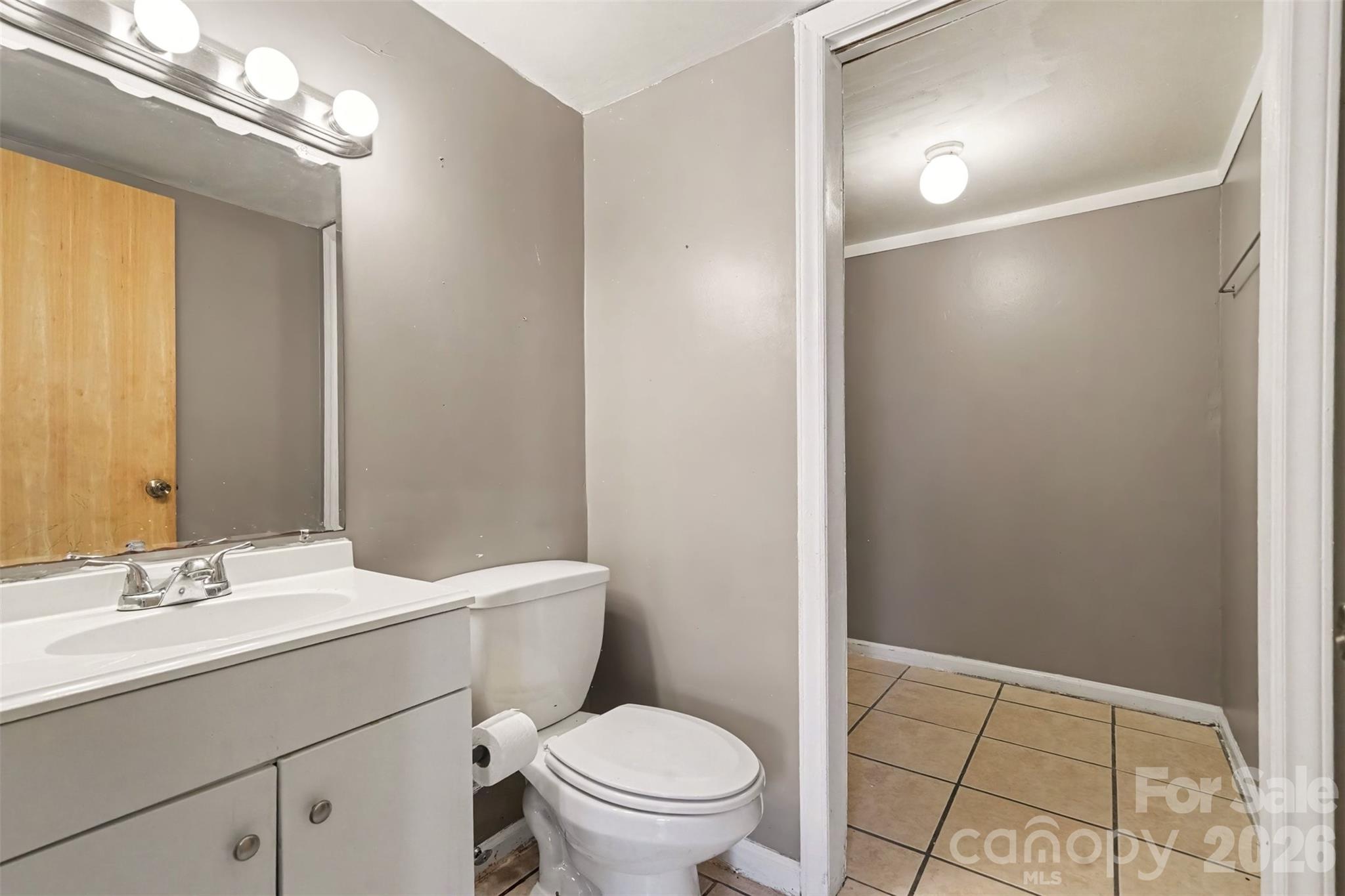 7964 Shady Oak Trail #212 — Charlotte