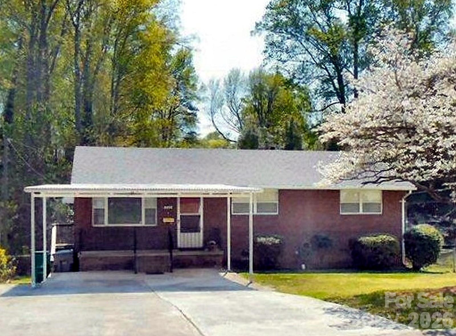 710 Manhasset Road — Charlotte