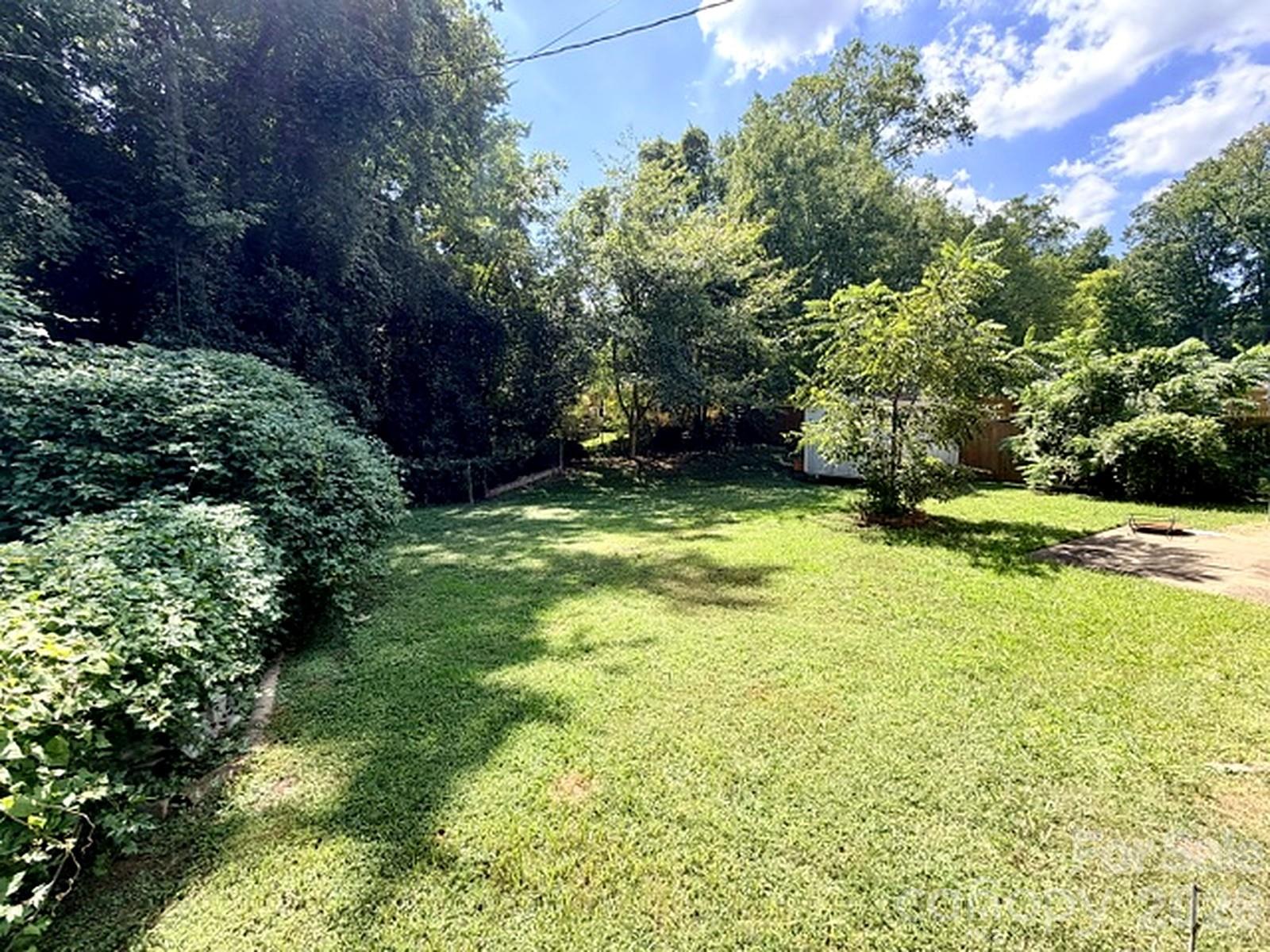710 Manhasset Road — Charlotte