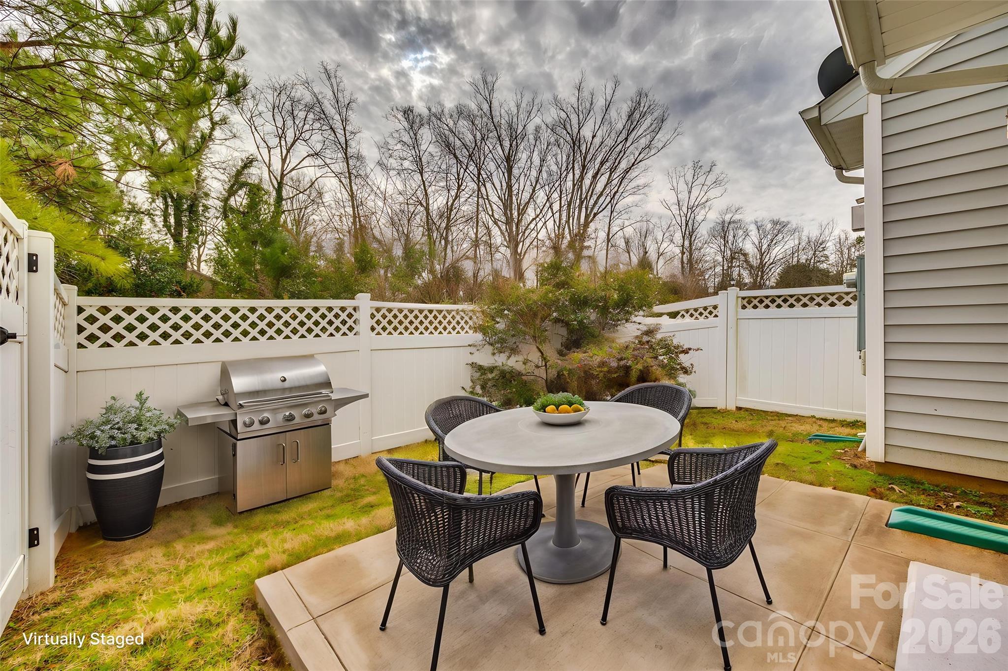 13815 Singleleaf Lane — Charlotte
