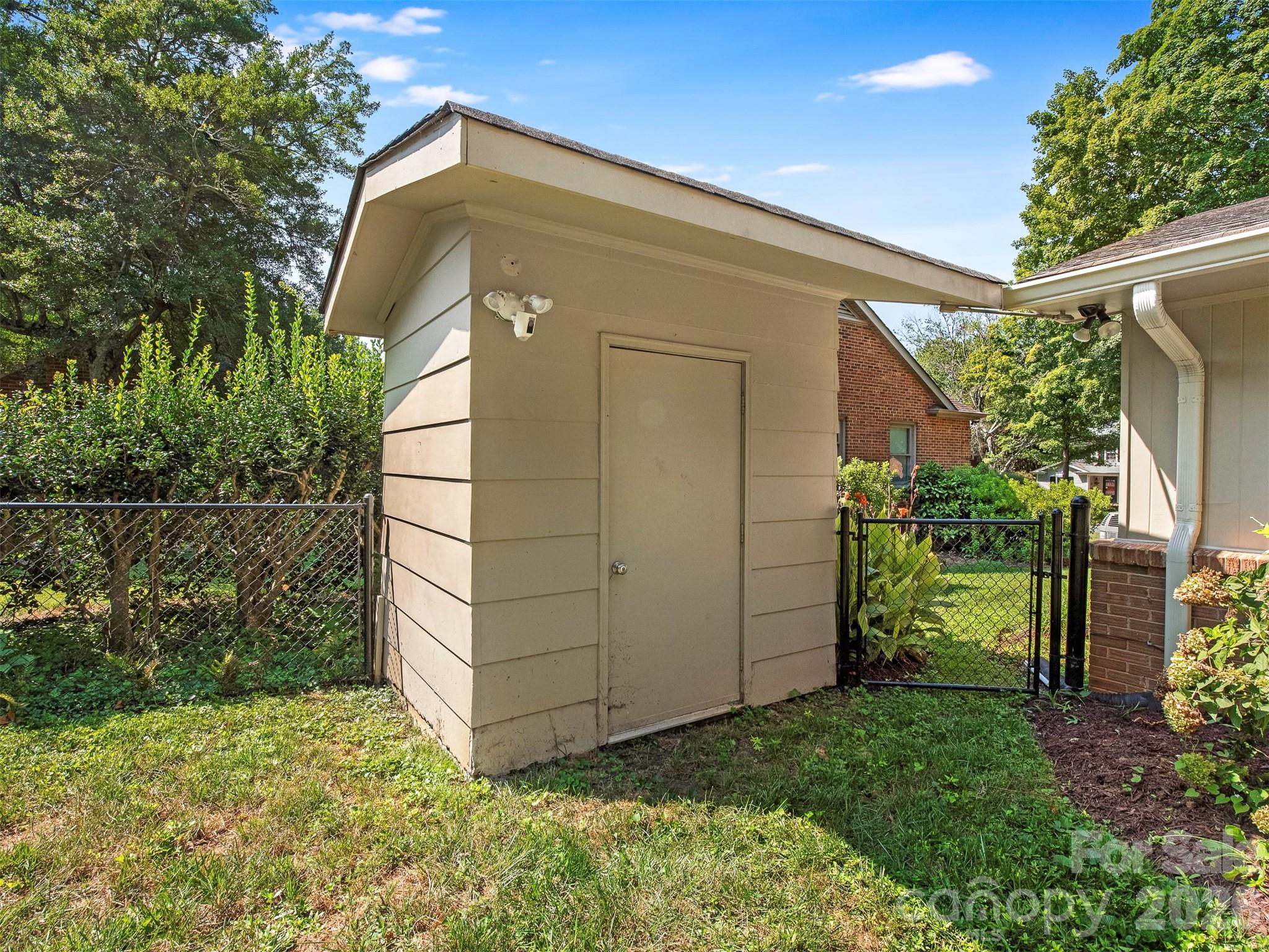 3717 Flowerfield Road — Charlotte