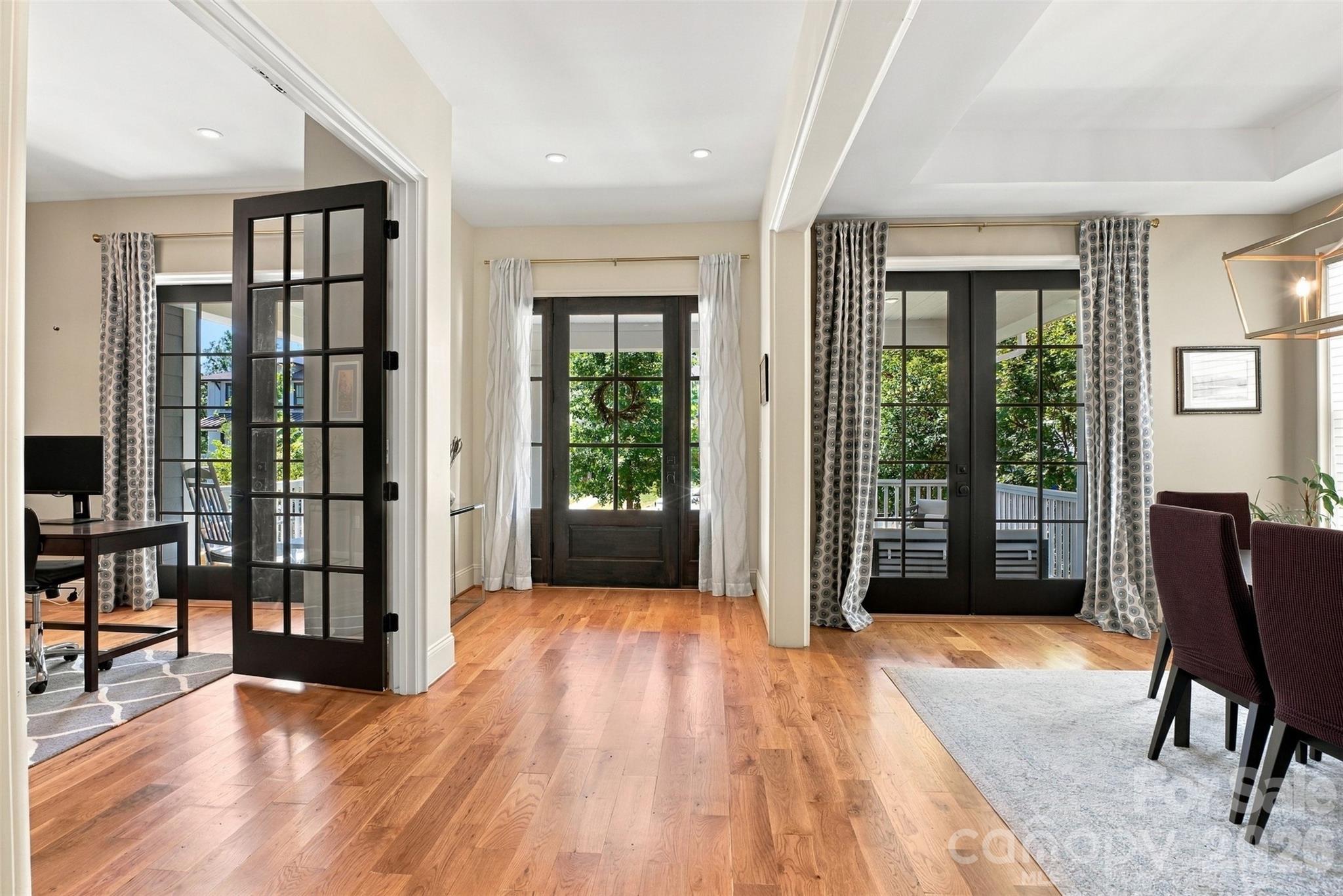 2649 Chesterfield Avenue — Charlotte
