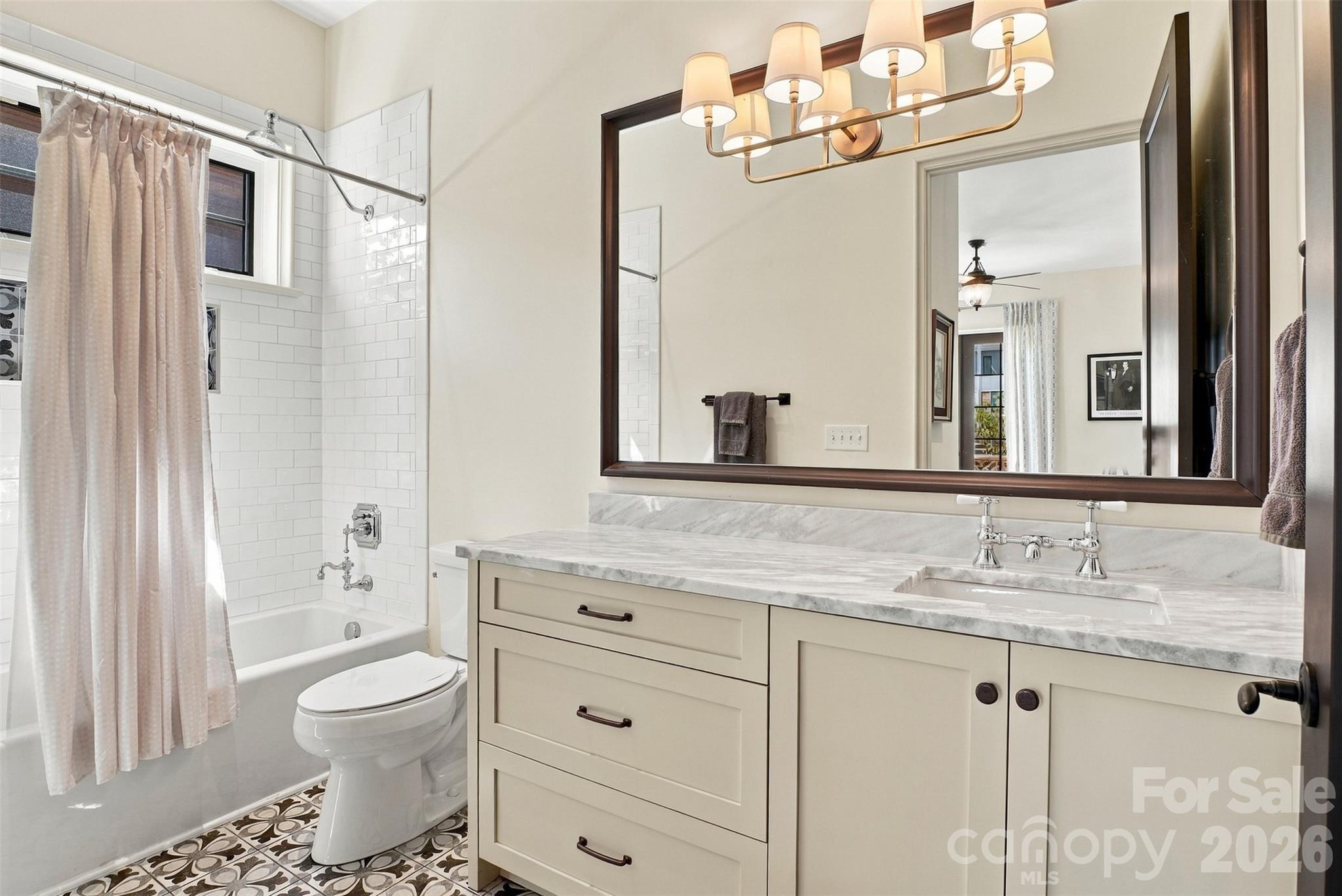 2649 Chesterfield Avenue — Charlotte