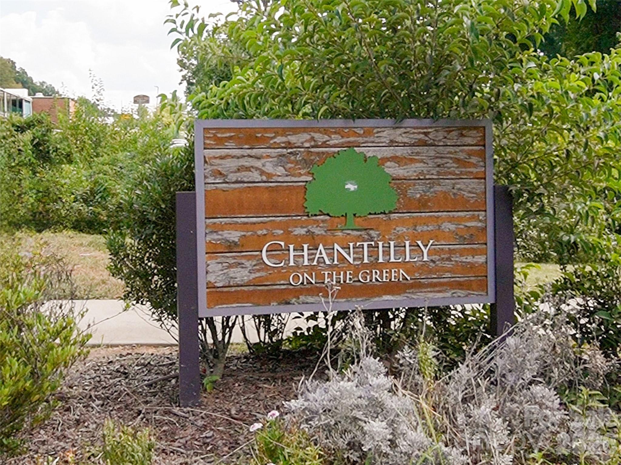 2649 Chesterfield Avenue — Charlotte