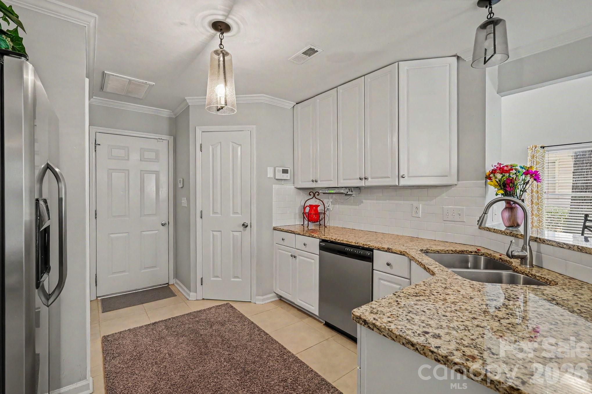 8609 Fox Chase Lane — Charlotte
