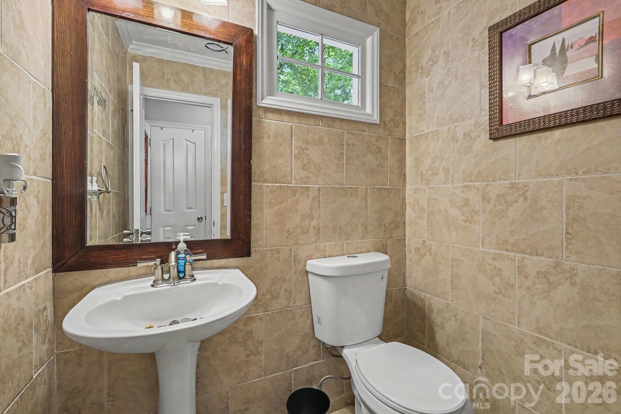 8609 Fox Chase Lane — Charlotte