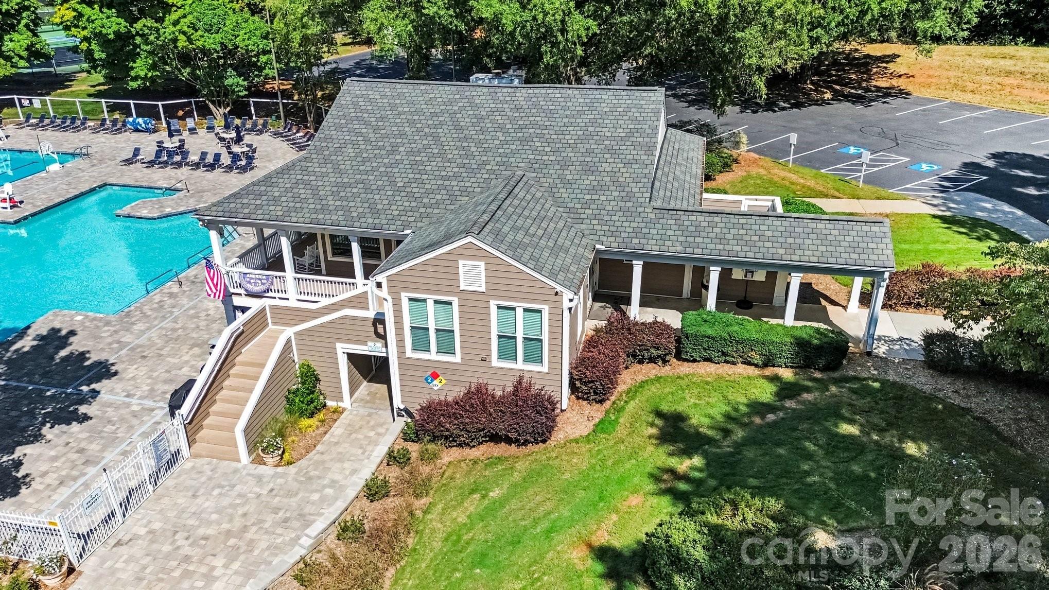 8609 Fox Chase Lane — Charlotte