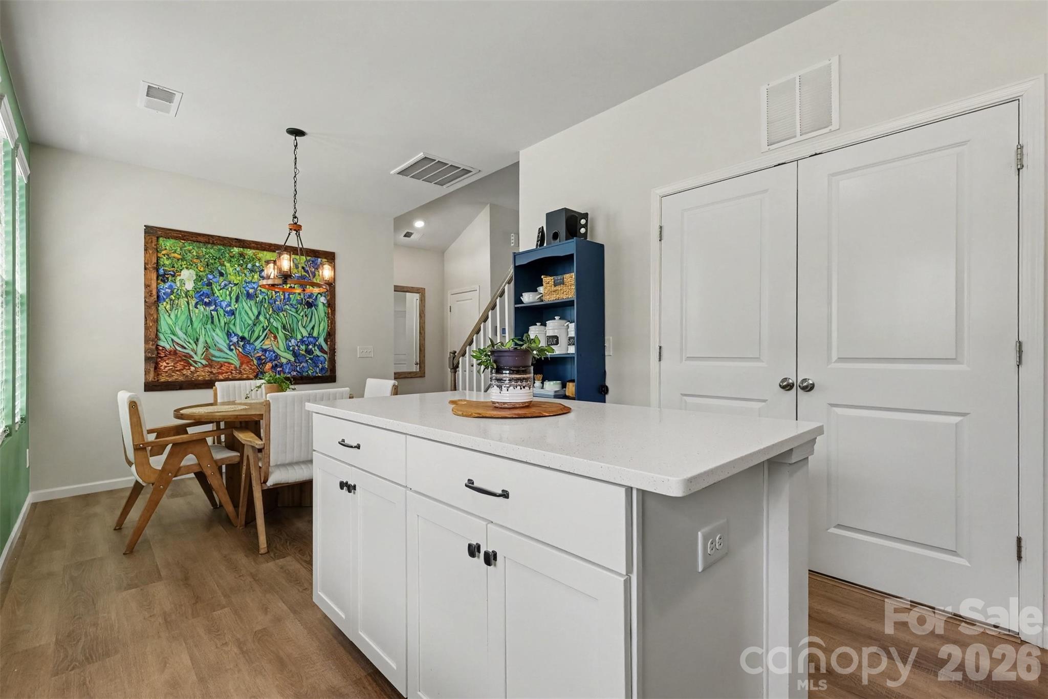 712 Henderson Valley Way — Belmont