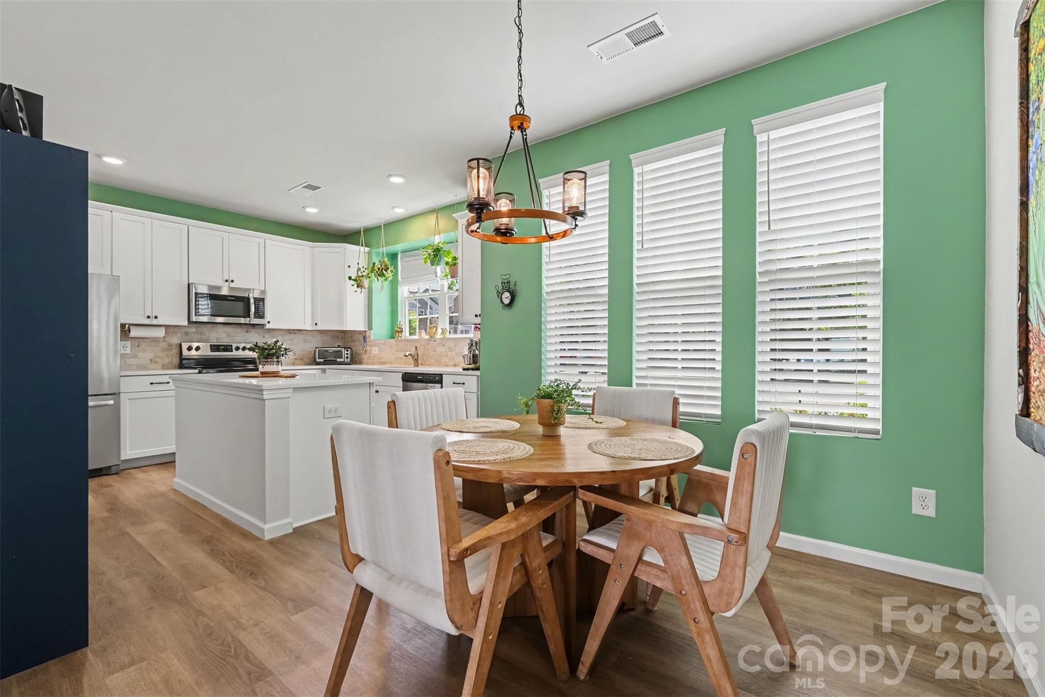 712 Henderson Valley Way — Belmont