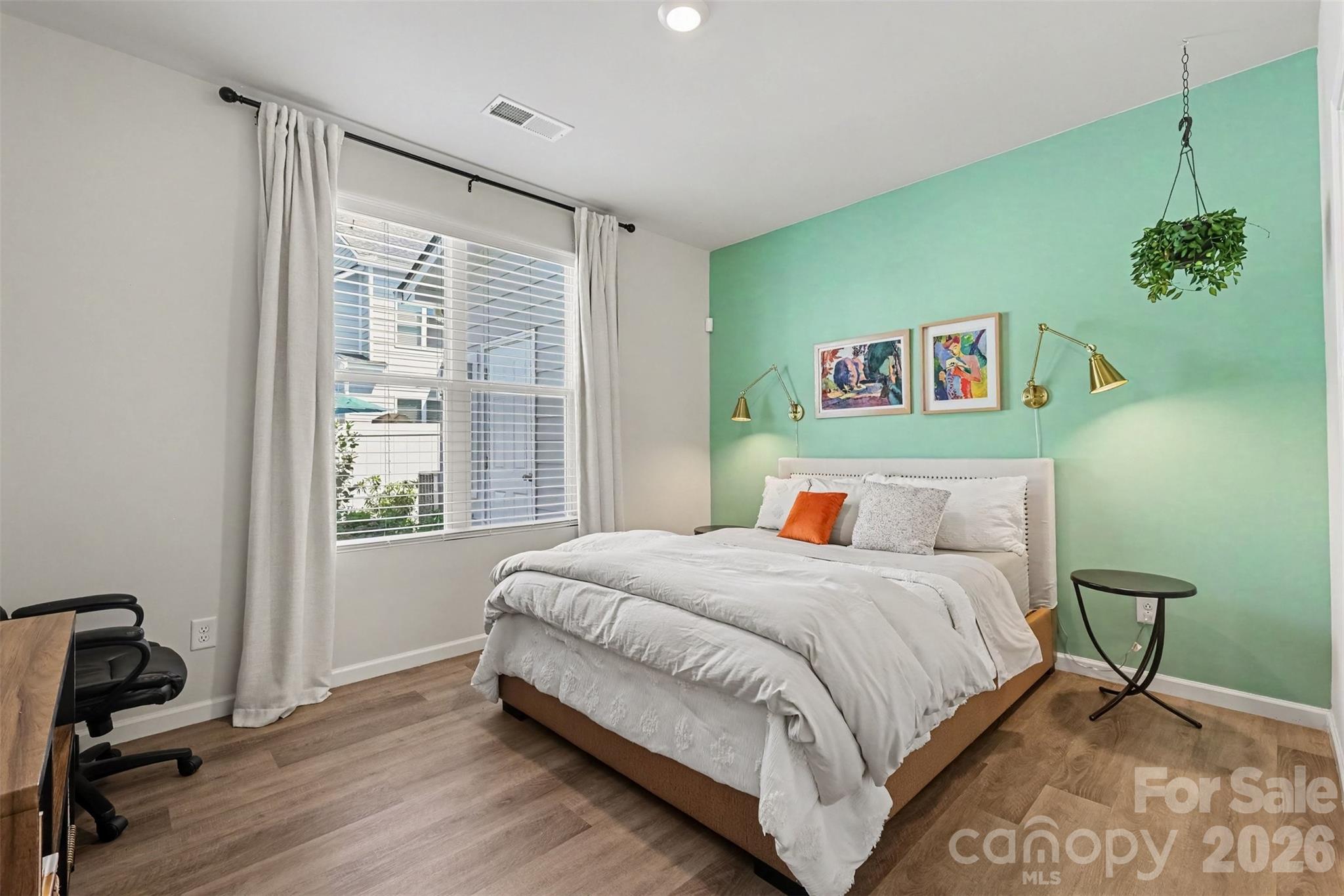 712 Henderson Valley Way — Belmont