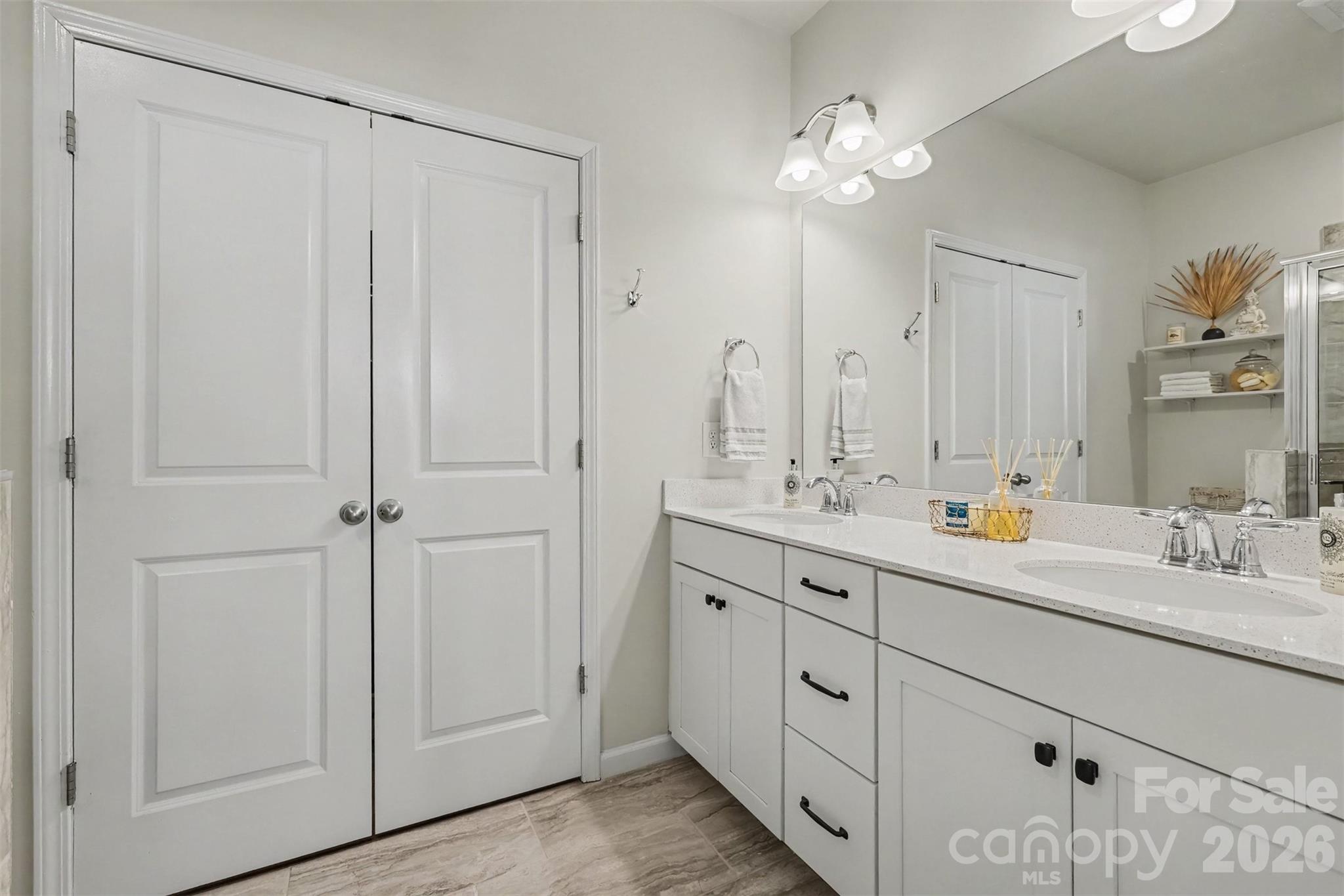 712 Henderson Valley Way — Belmont