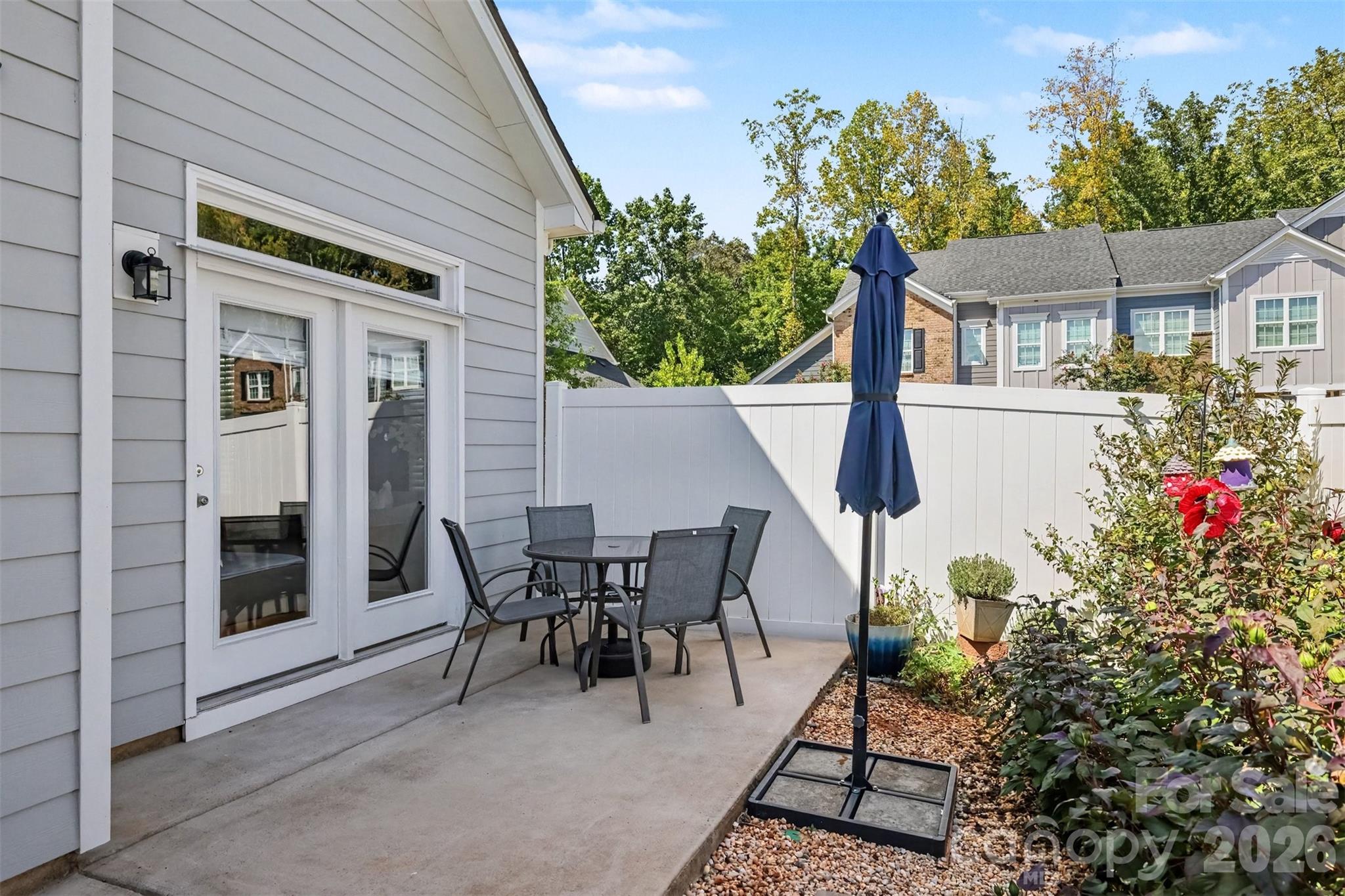 712 Henderson Valley Way — Belmont