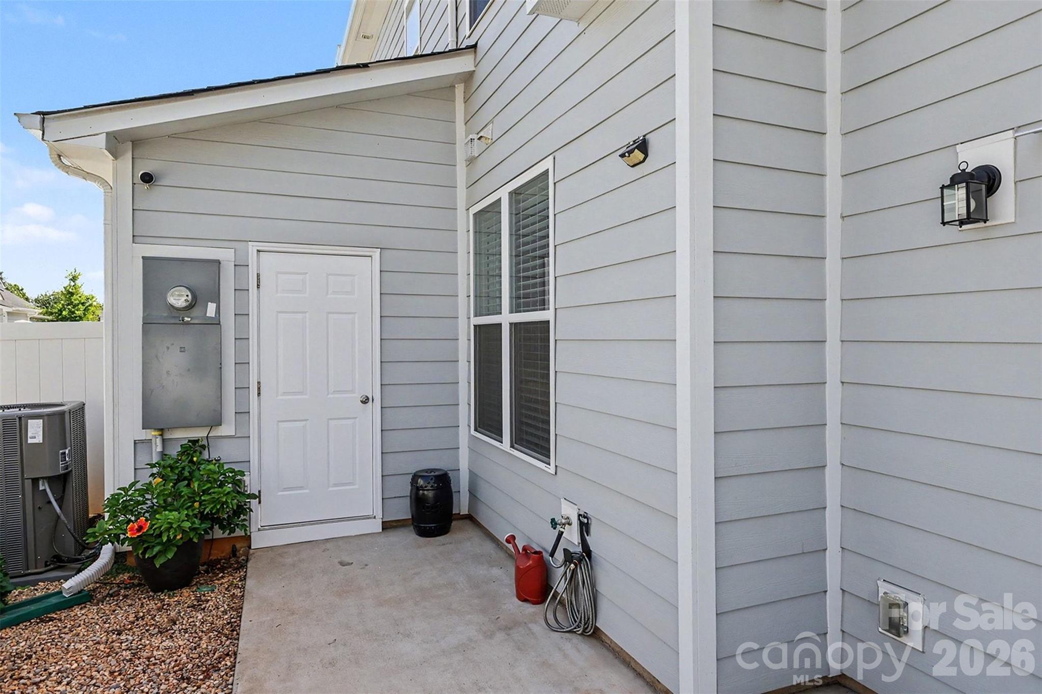 712 Henderson Valley Way — Belmont
