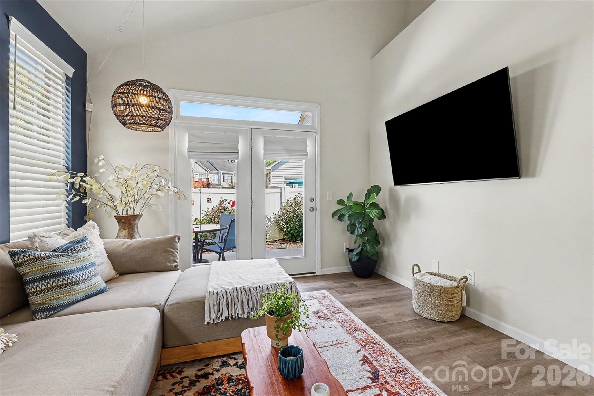 712 Henderson Valley Way — Belmont
