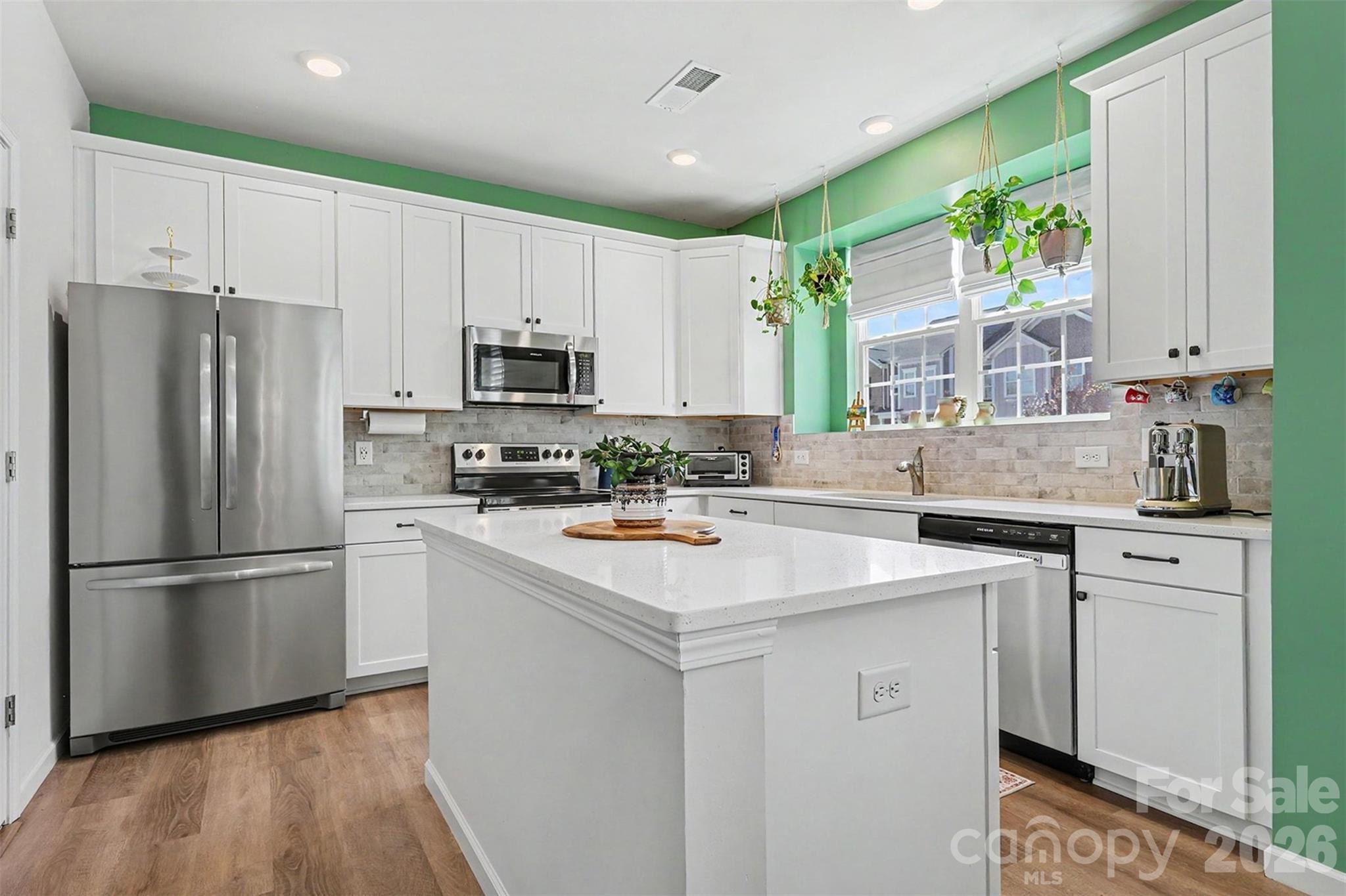 712 Henderson Valley Way — Belmont