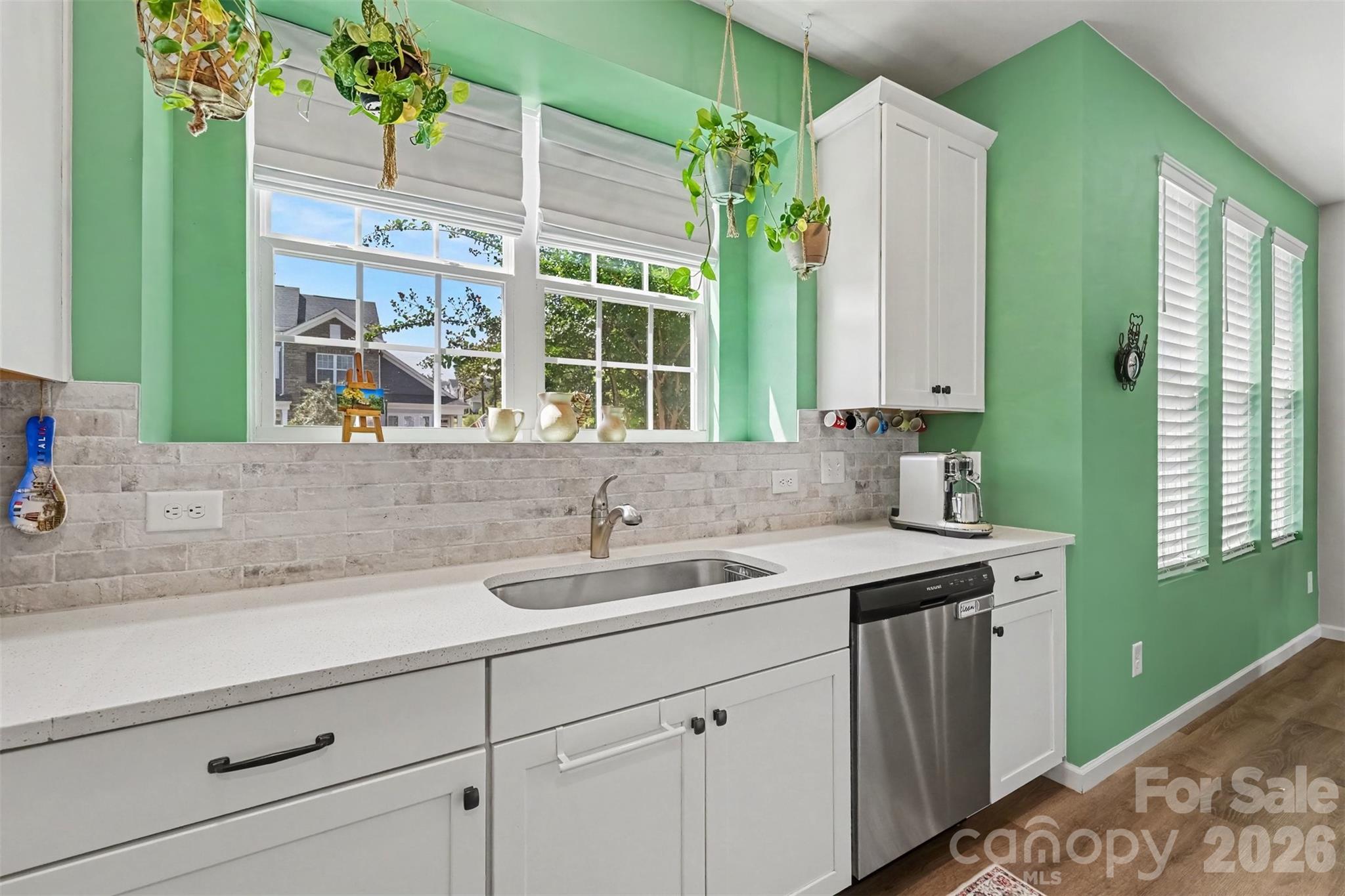 712 Henderson Valley Way — Belmont