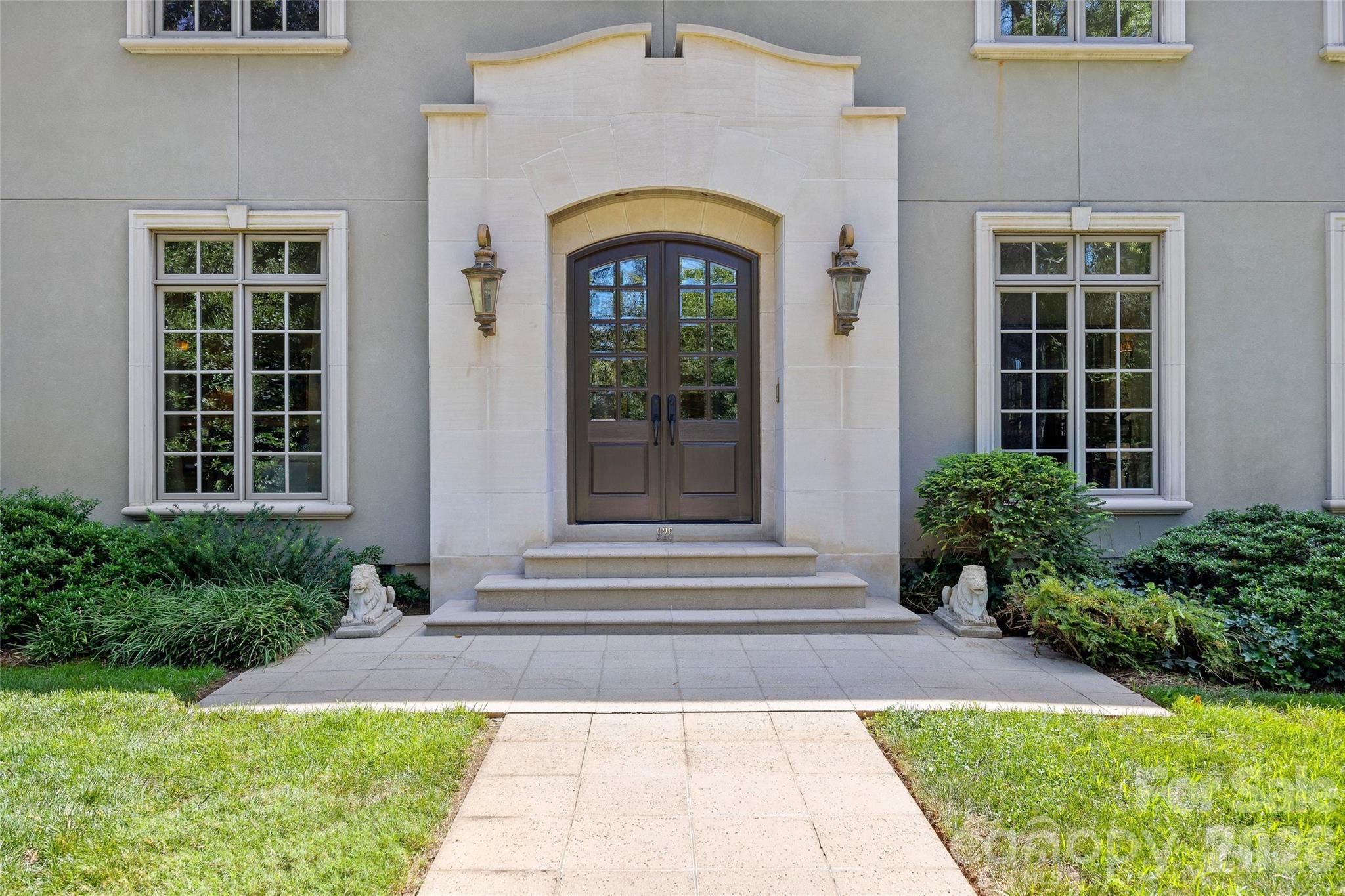 925 Harvard Place — Charlotte