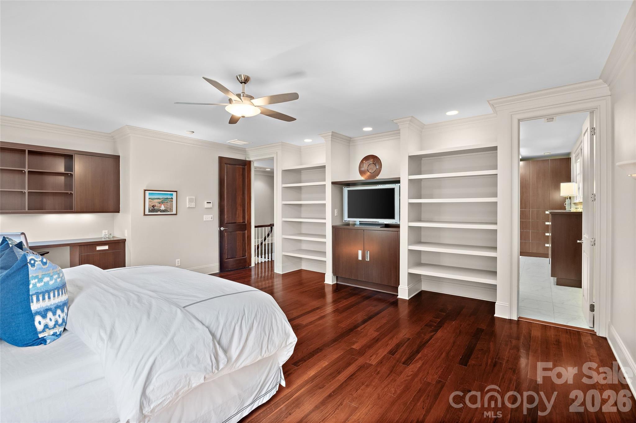 925 Harvard Place — Charlotte